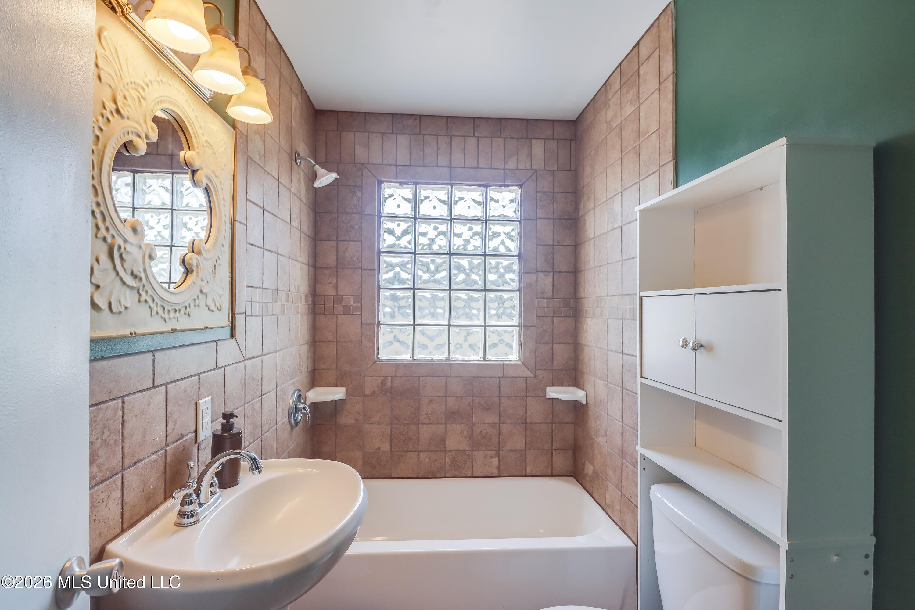 23083 Montebella Road Property Photo 11