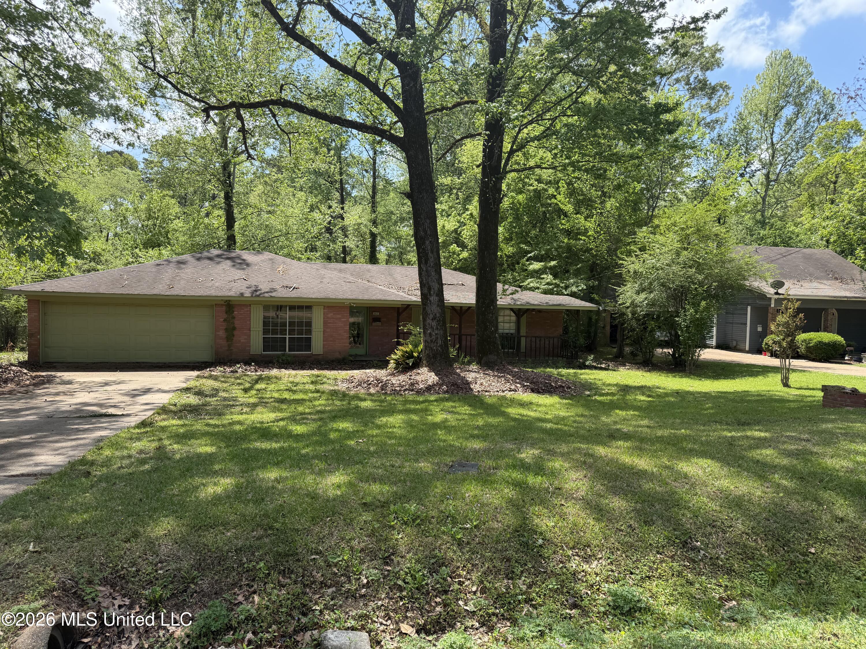 865 Fairfax Circle Property Photo 2