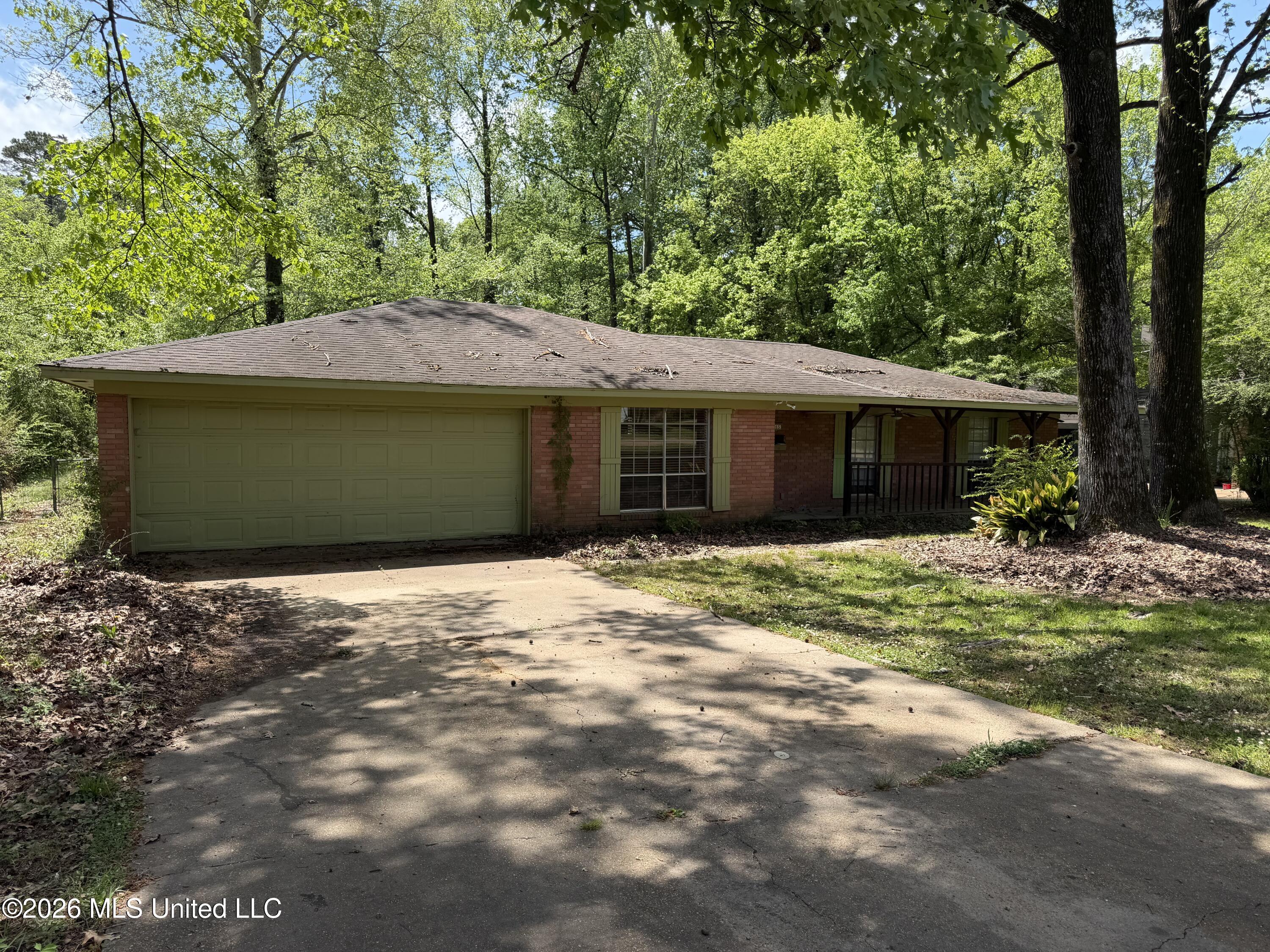 865 Fairfax Circle Property Photo 3