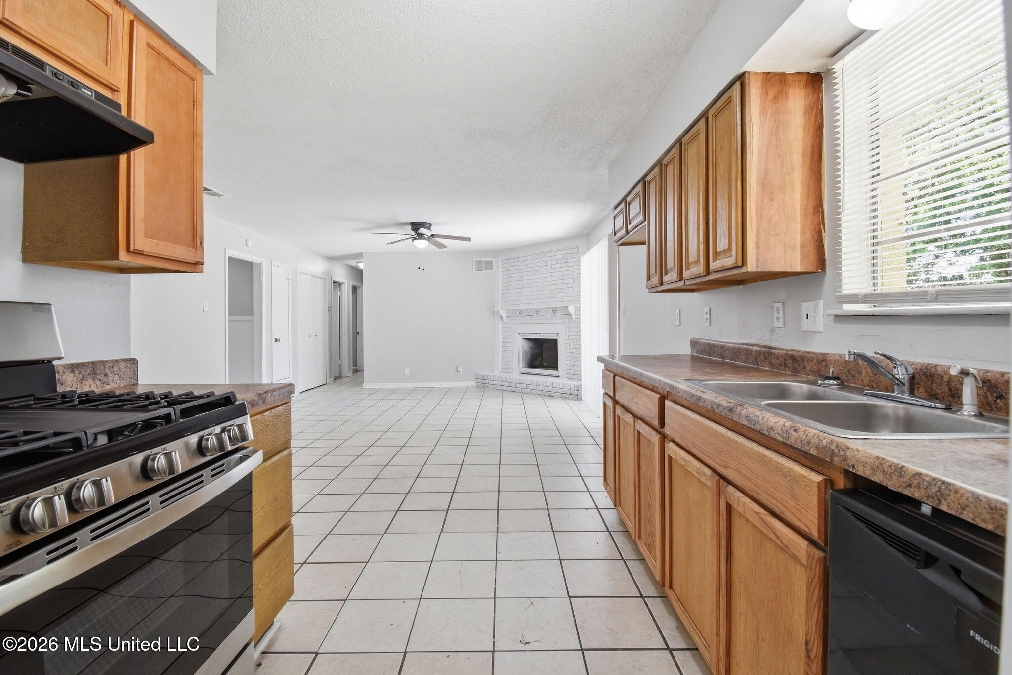 6460 Birchfield Circle Property Photo 8