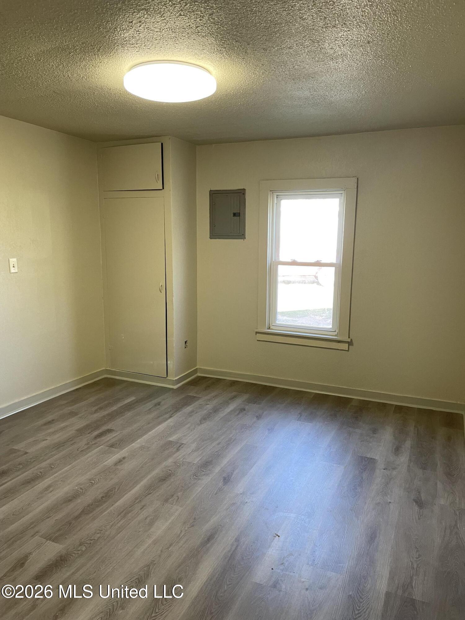 2011 Carrollton Avenue Property Photo 9