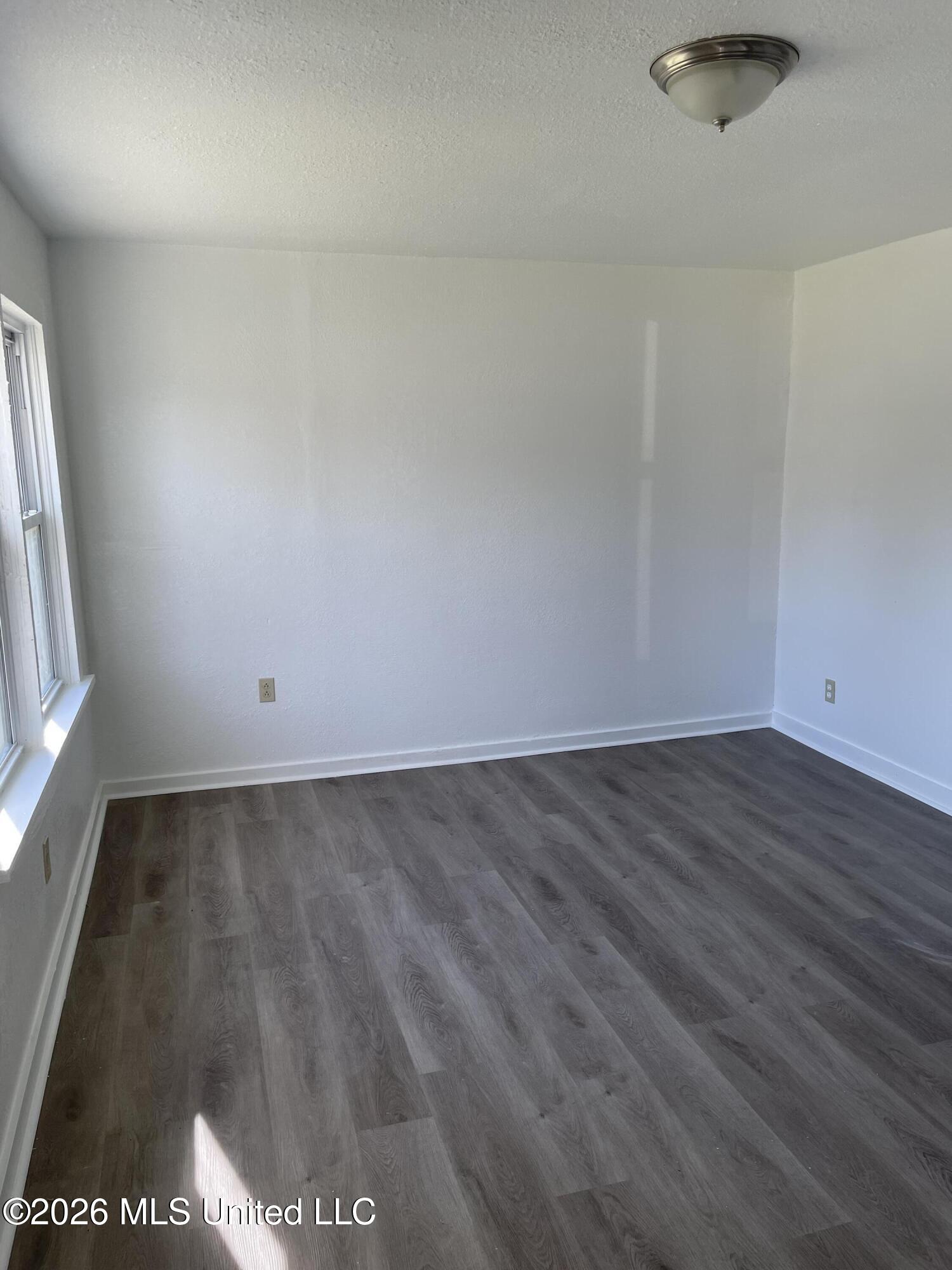 2011 Carrollton Avenue Property Photo 11