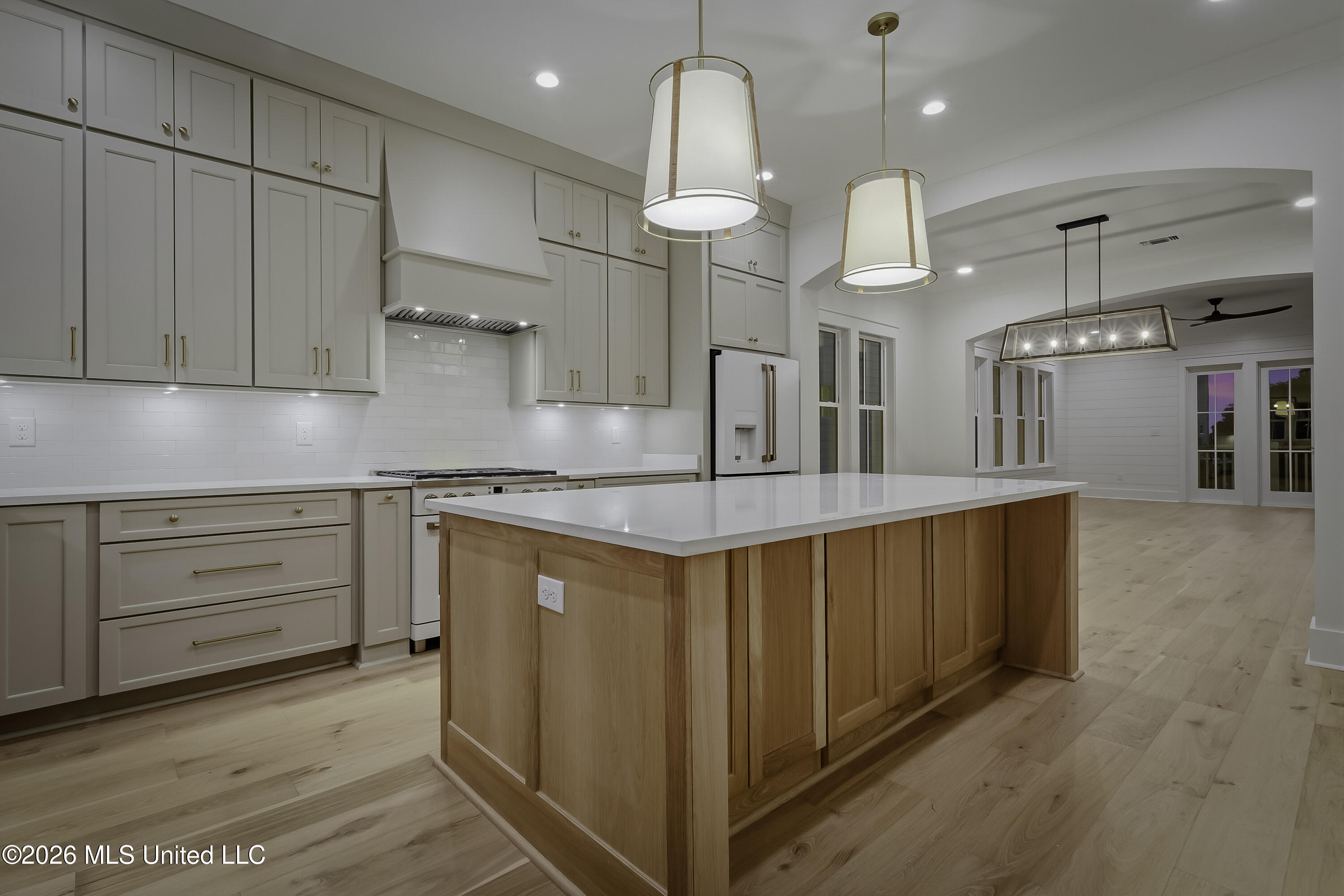 203 Saint George Avenue Property Photo 4
