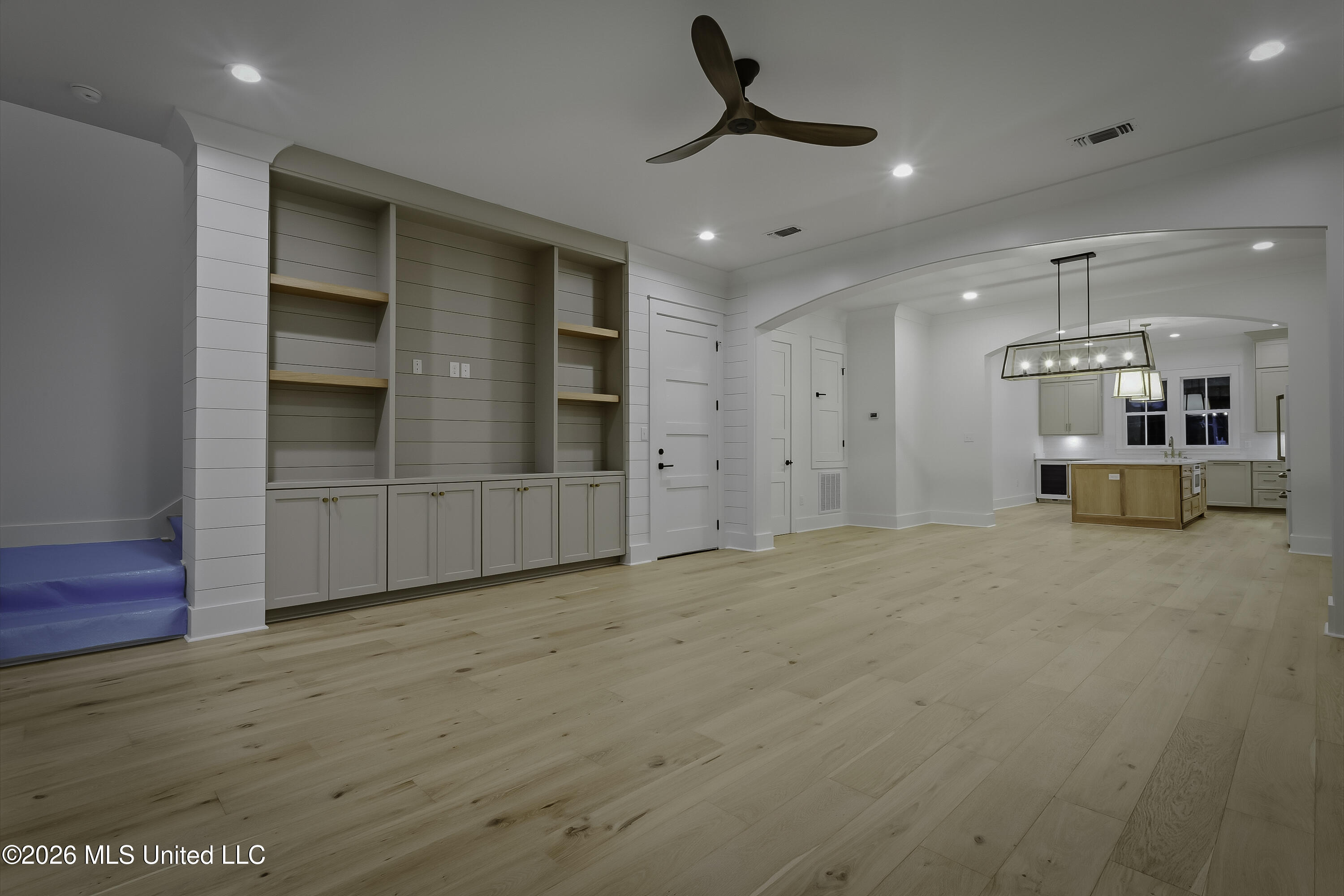 203 Saint George Avenue Property Photo 5
