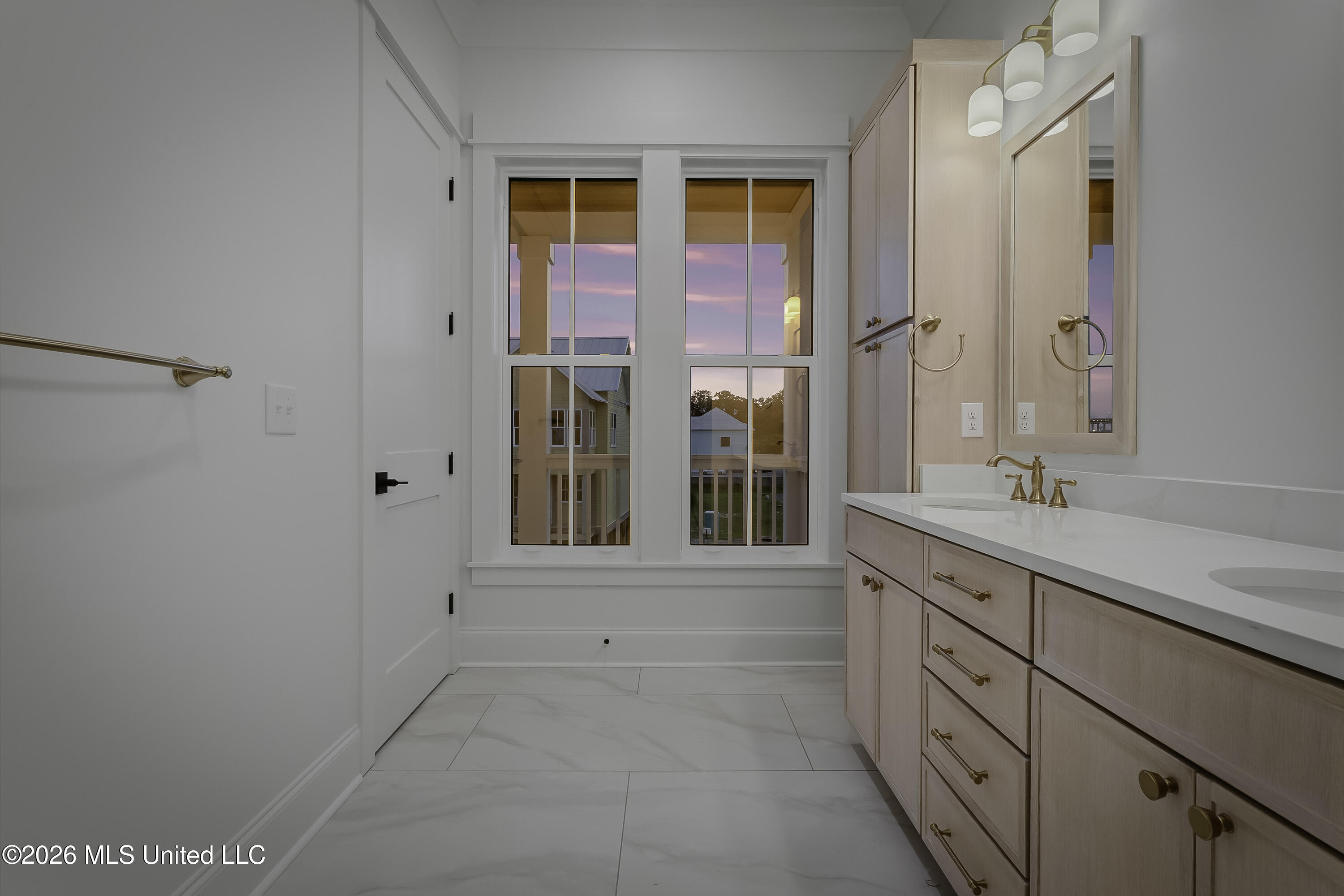 203 Saint George Avenue Property Photo 9