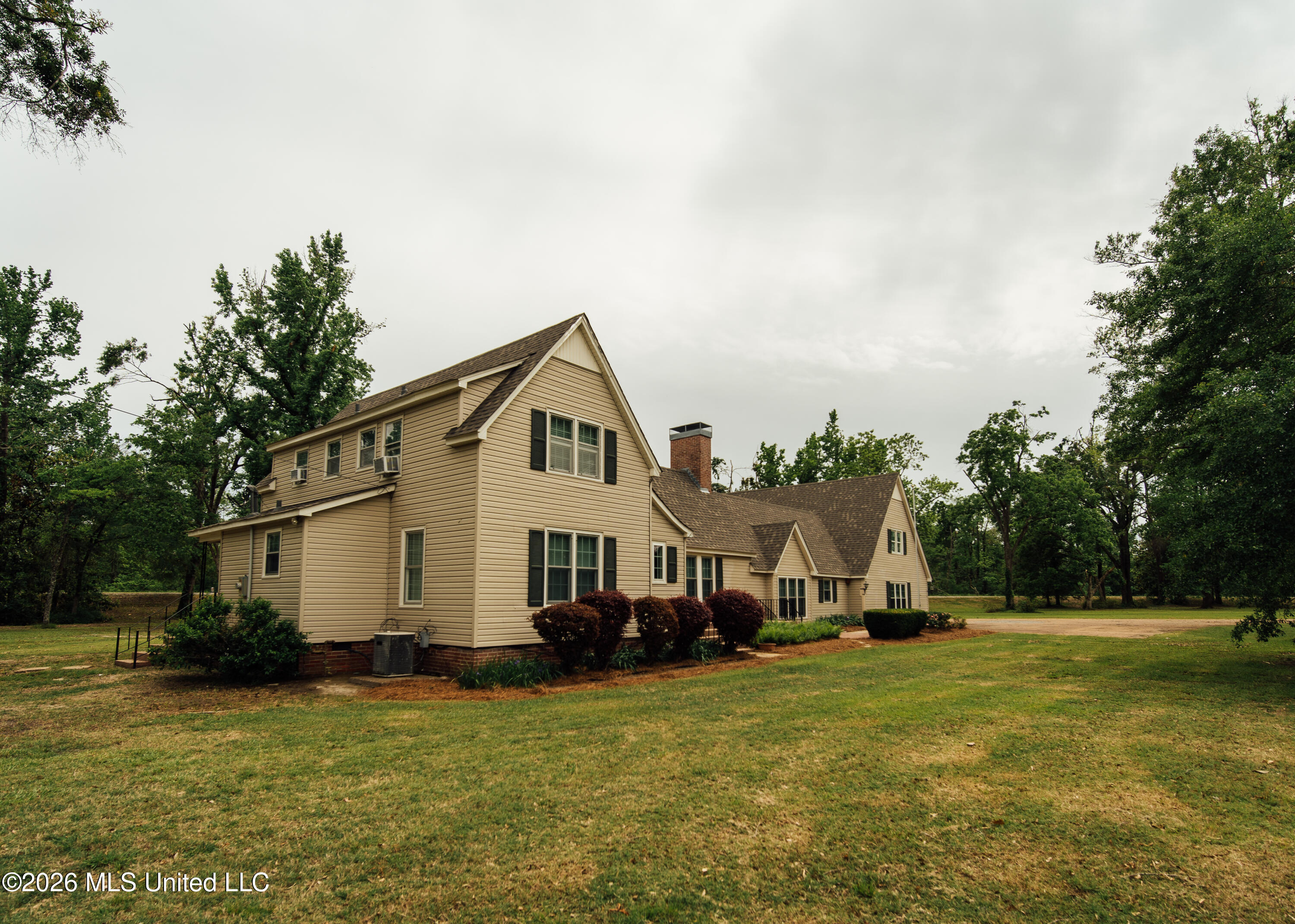 902 Mound Street Property Photo 1