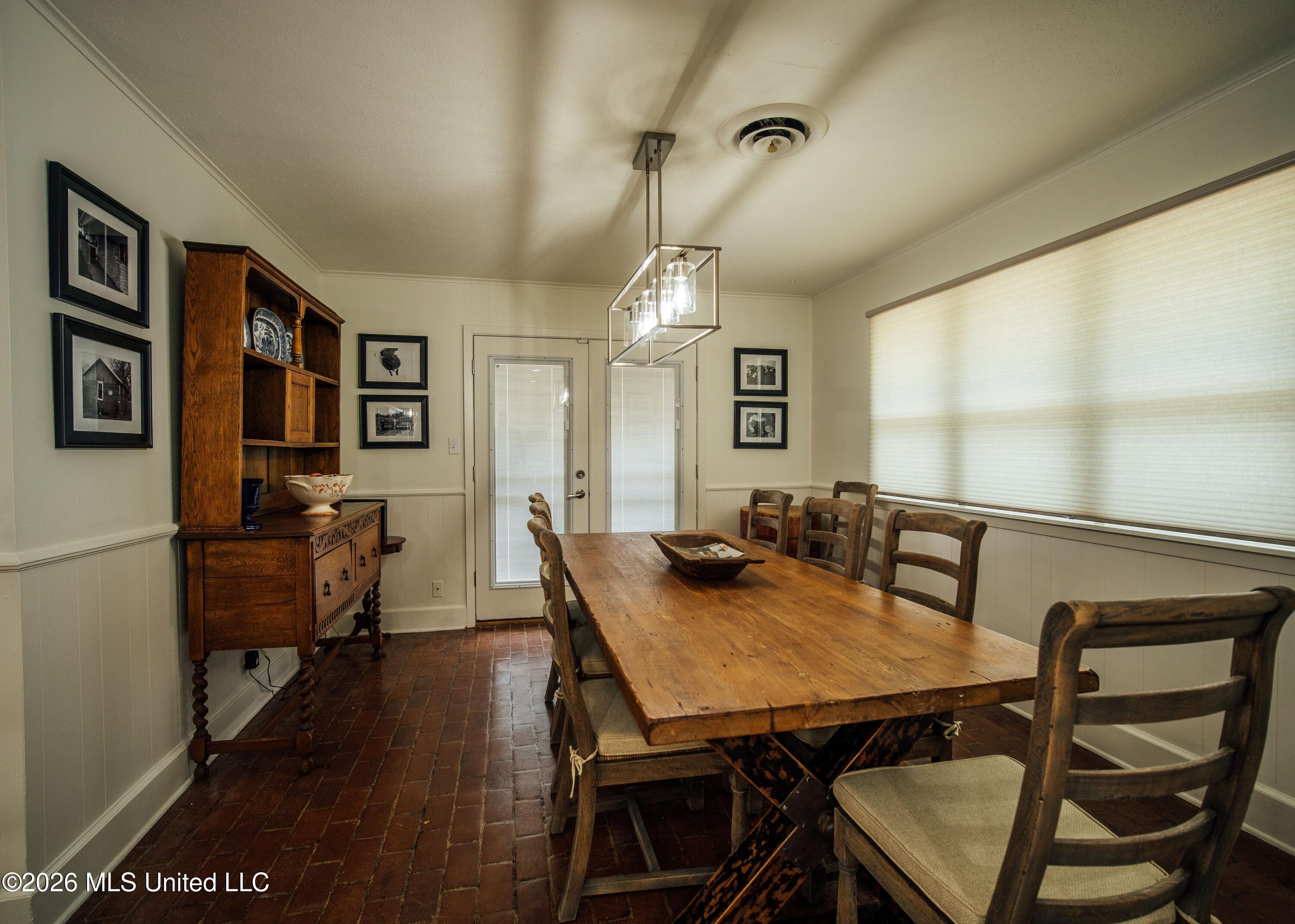 902 Mound Street Property Photo 6