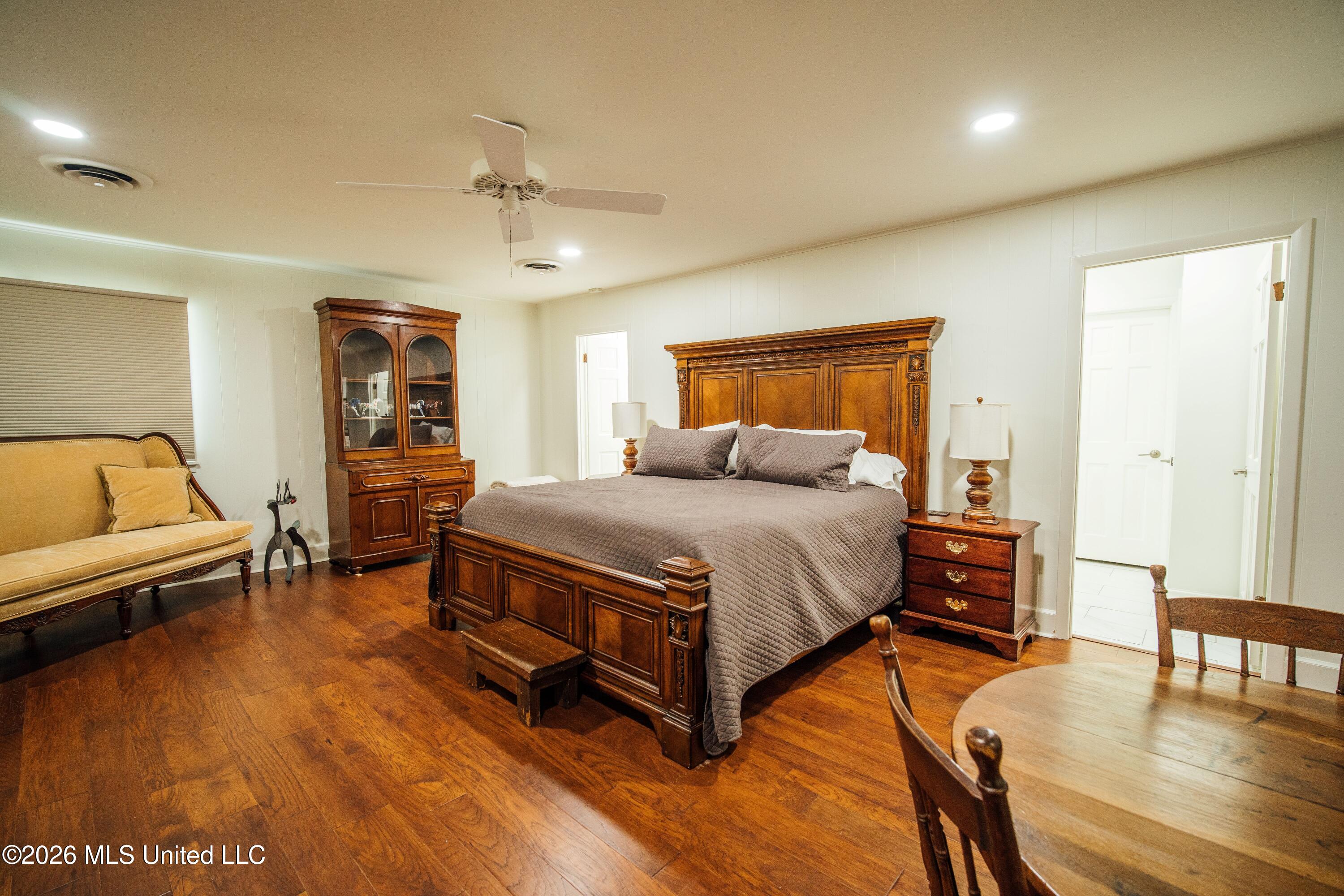 902 Mound Street Property Photo 8