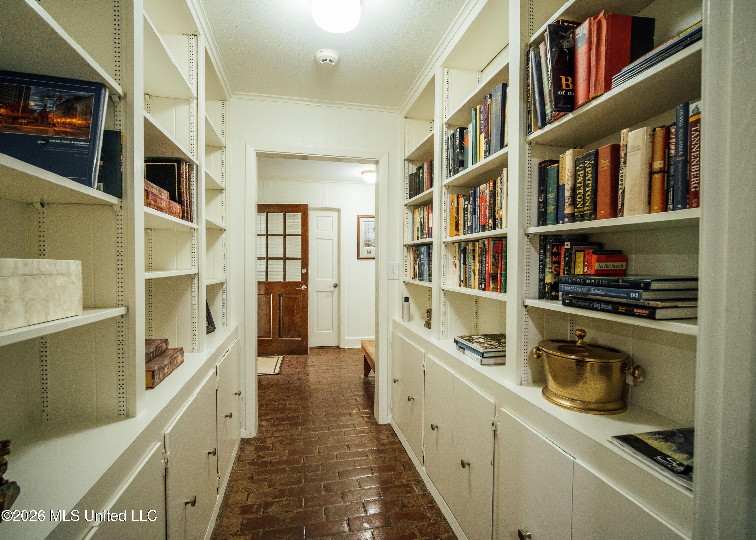 902 Mound Street Property Photo 11