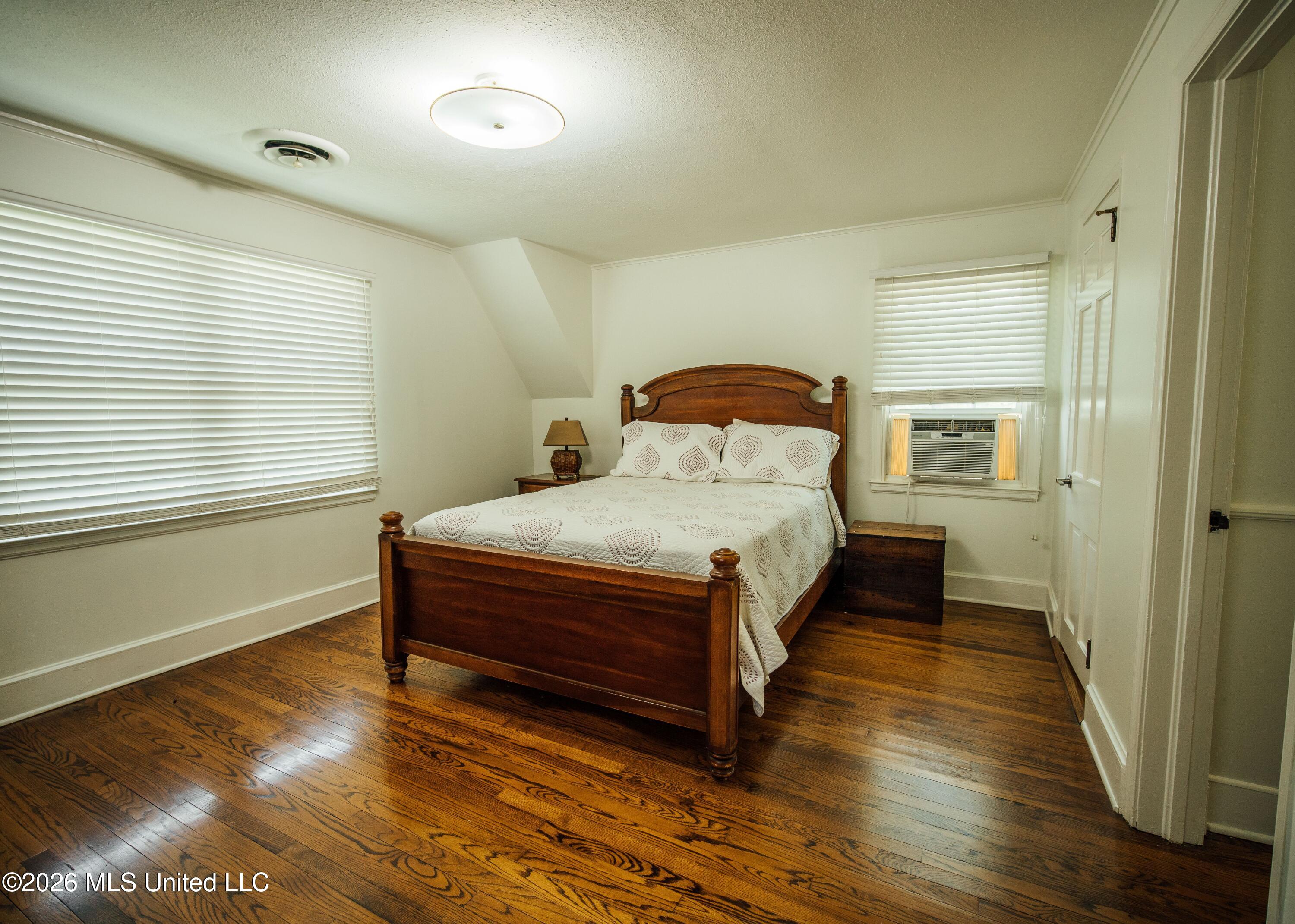 902 Mound Street Property Photo 19