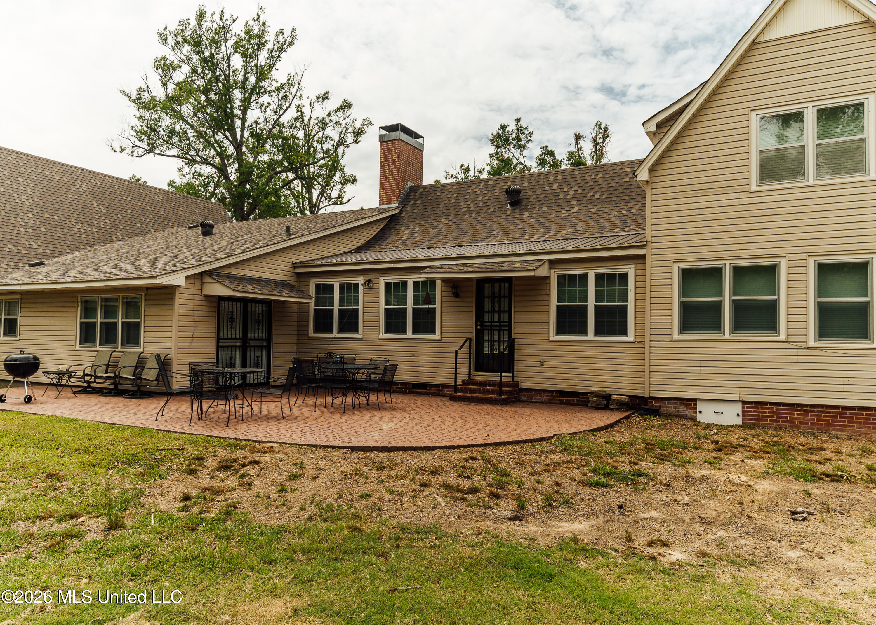 902 Mound Street Property Photo 29