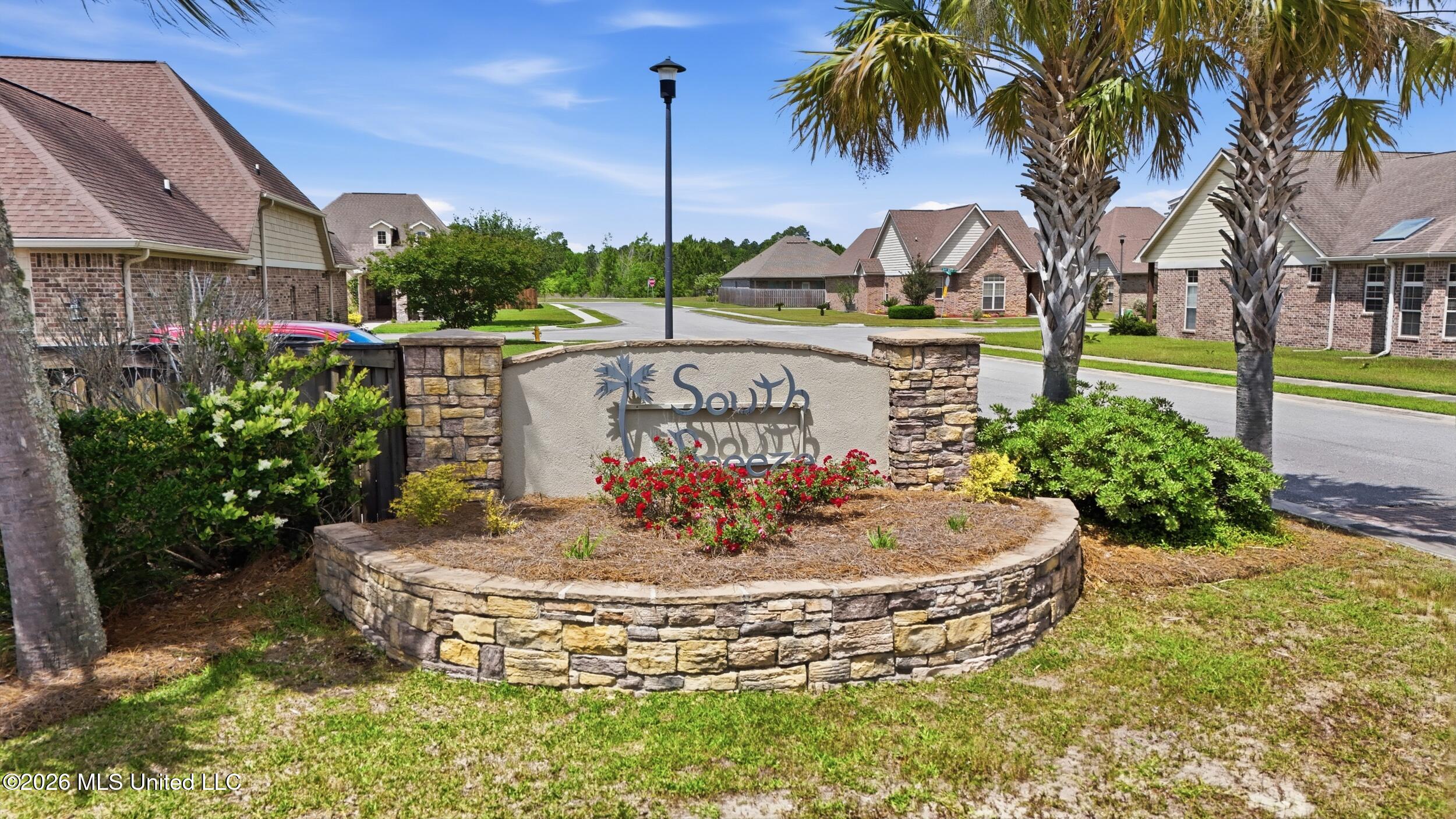 461 Palm Breeze Drive Property Photo 2