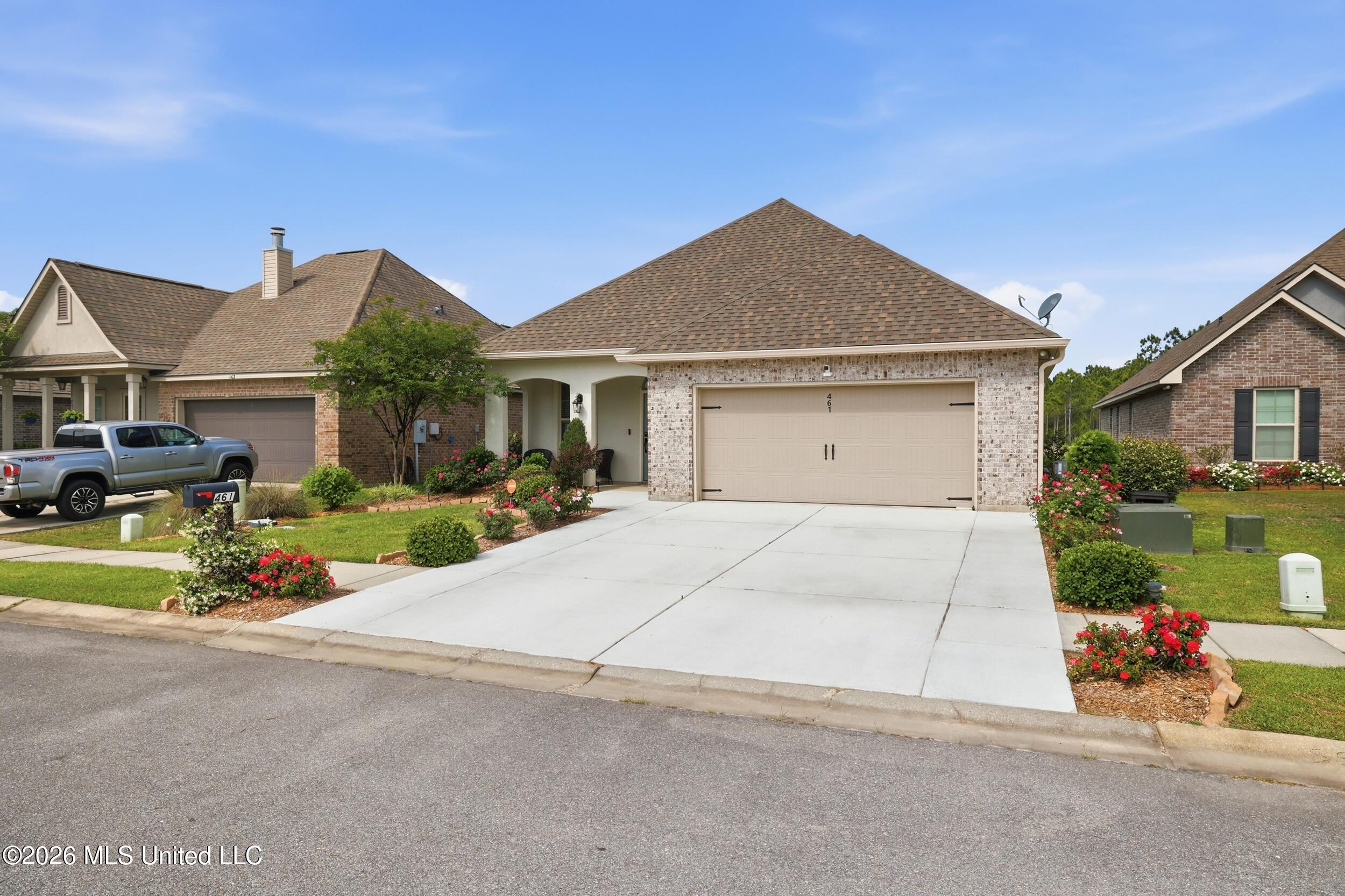 461 Palm Breeze Drive Property Photo 3
