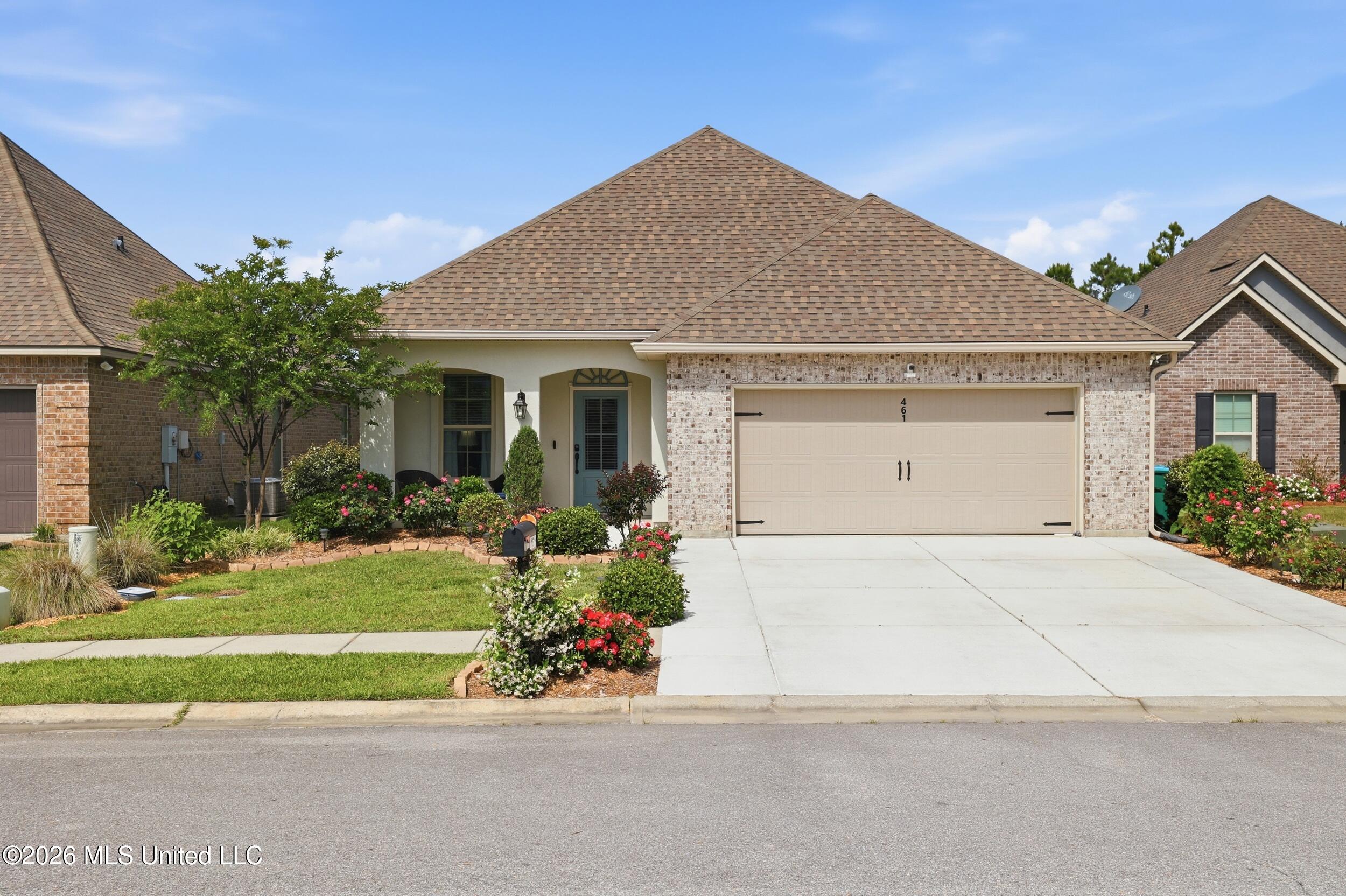 461 Palm Breeze Drive Property Photo 5