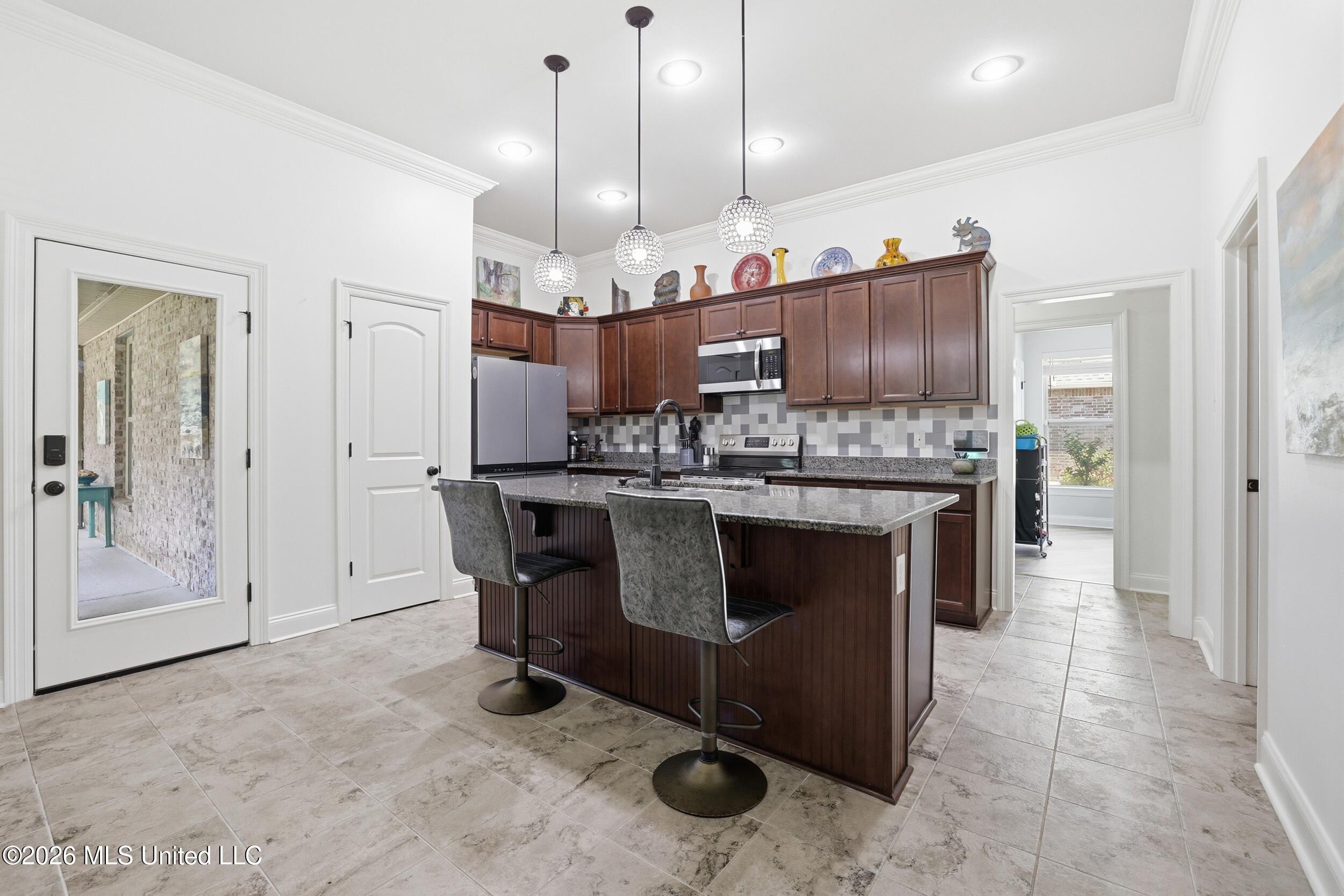461 Palm Breeze Drive Property Photo 16
