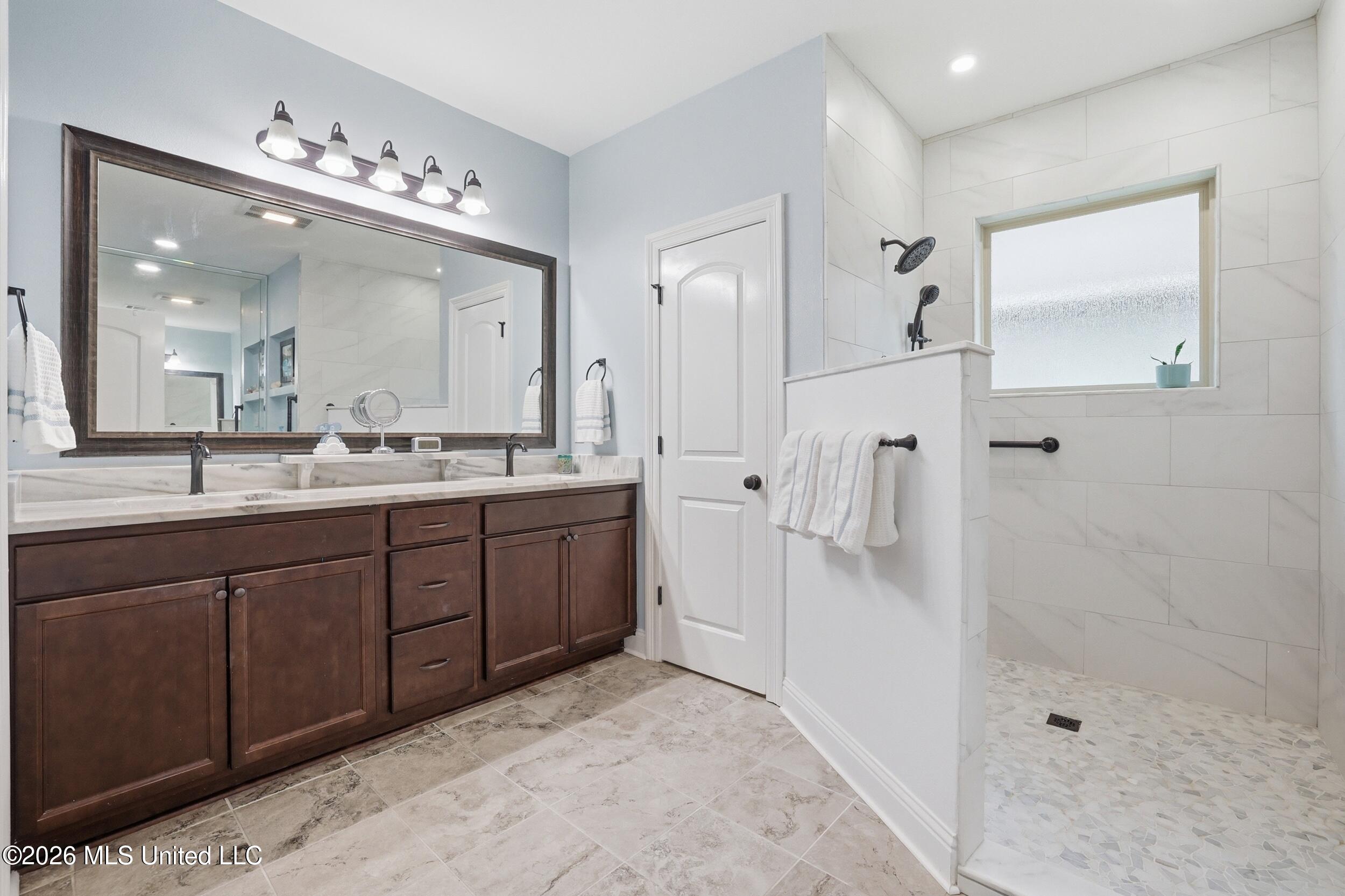 461 Palm Breeze Drive Property Photo 25