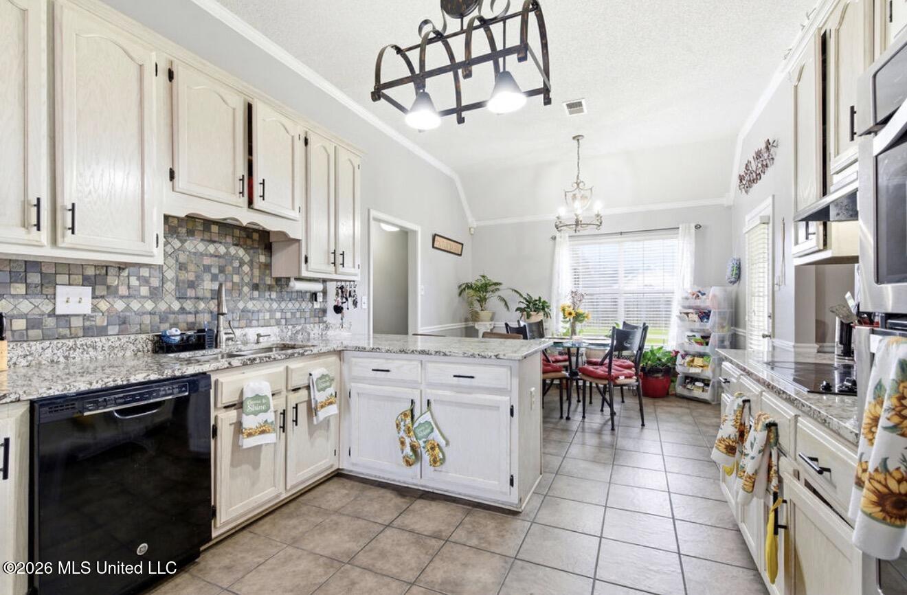 13122 Claybourne Cove Property Photo 3