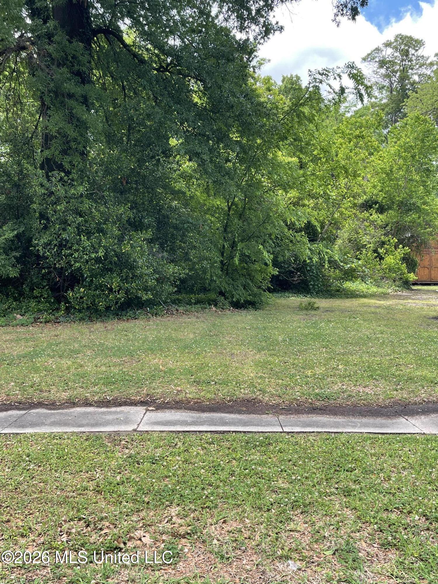 433 E Walker Street Property Photo 1
