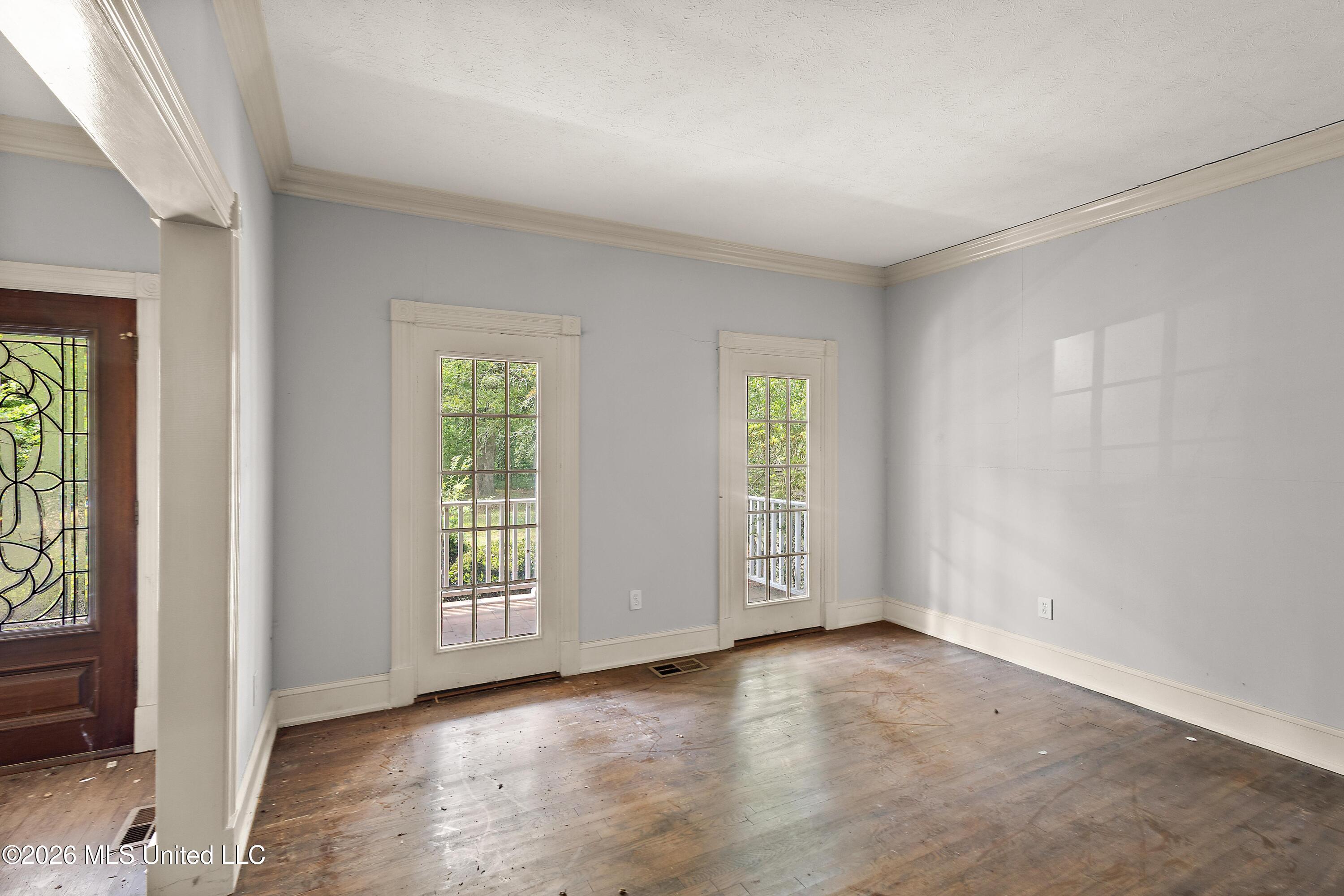 241 Heathway Cove Property Photo 3