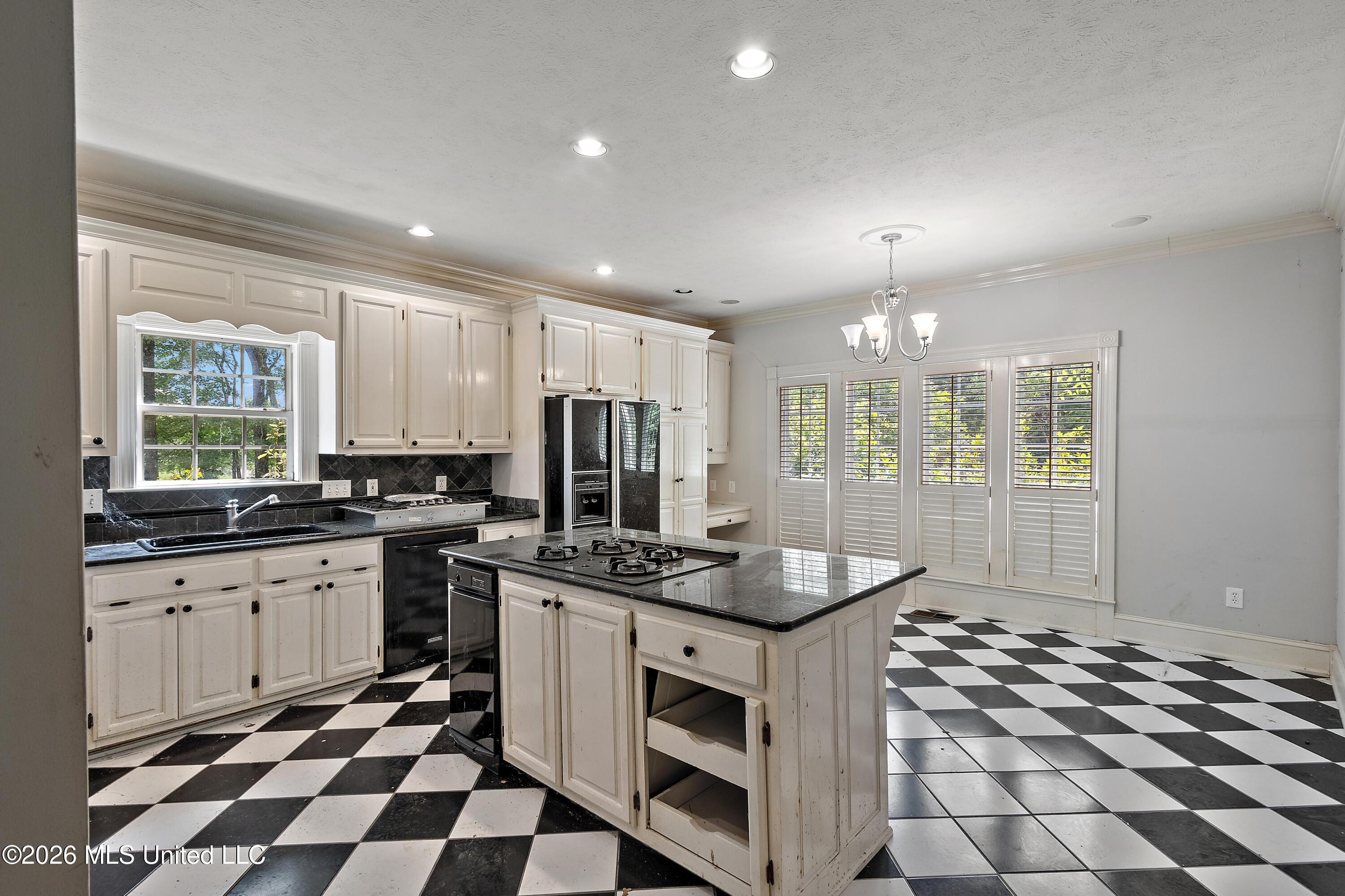 241 Heathway Cove Property Photo 6