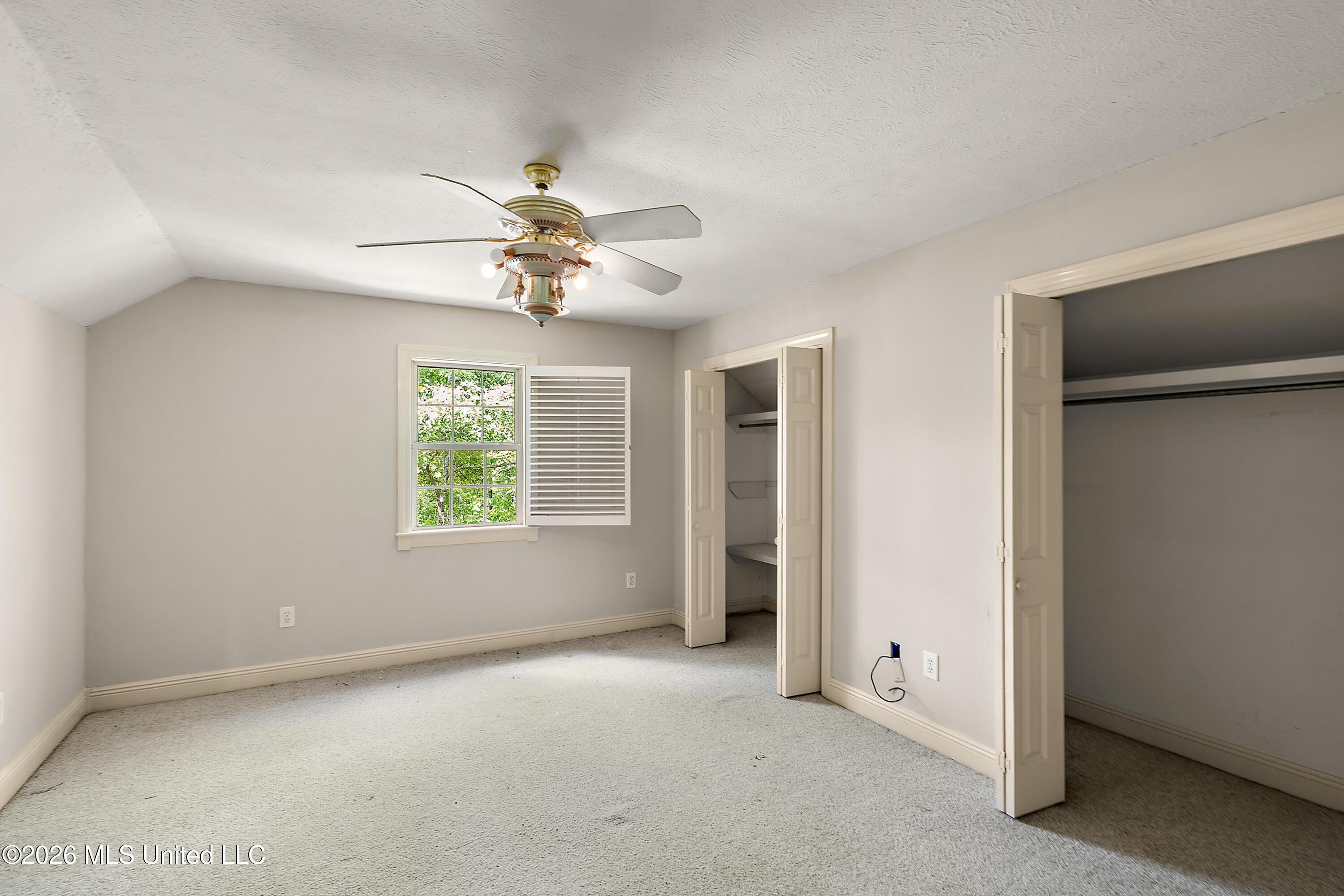 241 Heathway Cove Property Photo 12