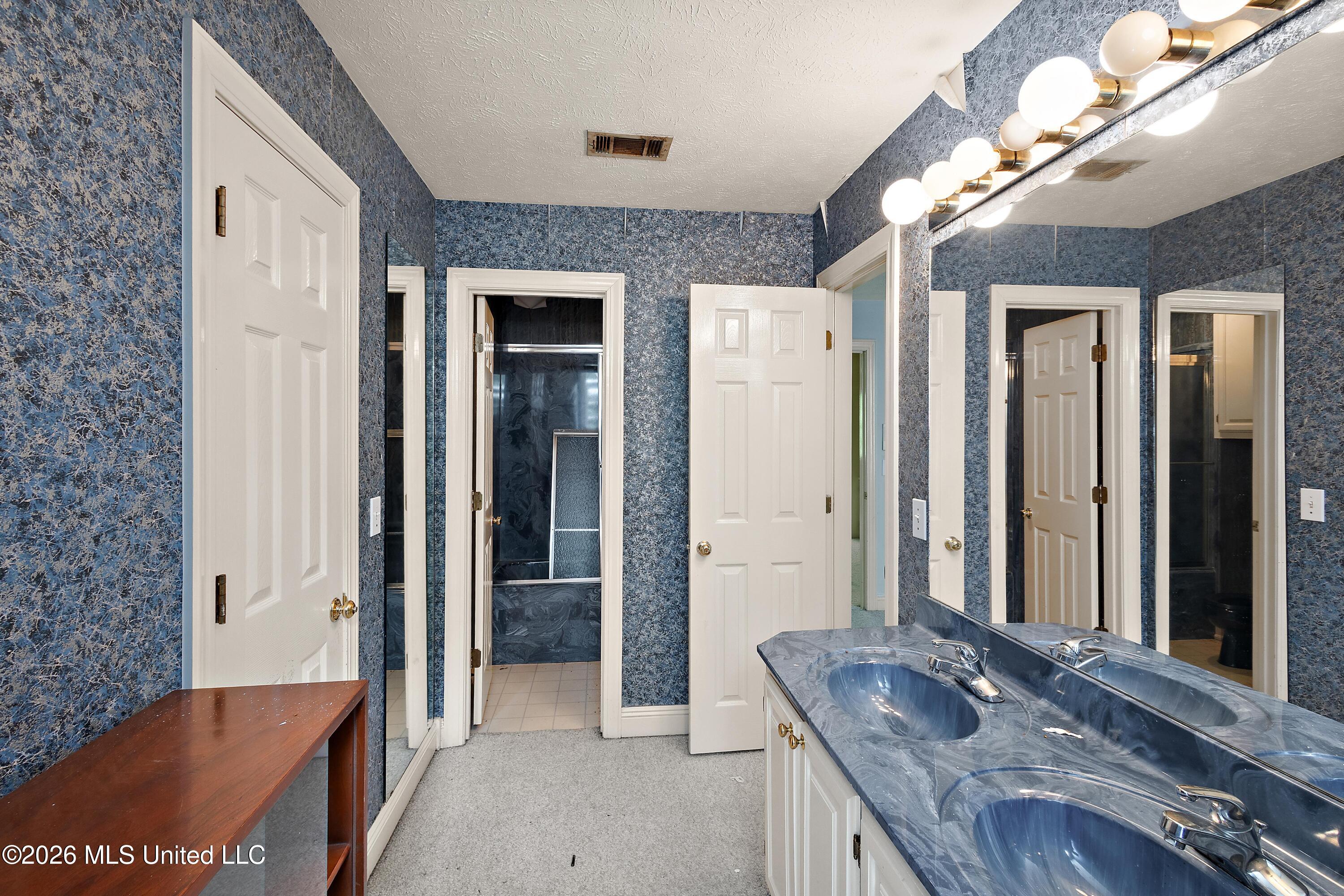 241 Heathway Cove Property Photo 14