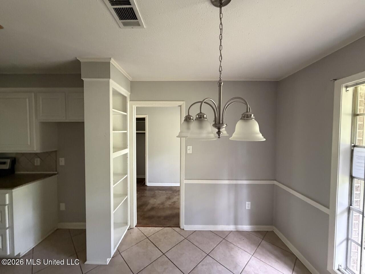 118 Scottdale Drive Property Photo 4