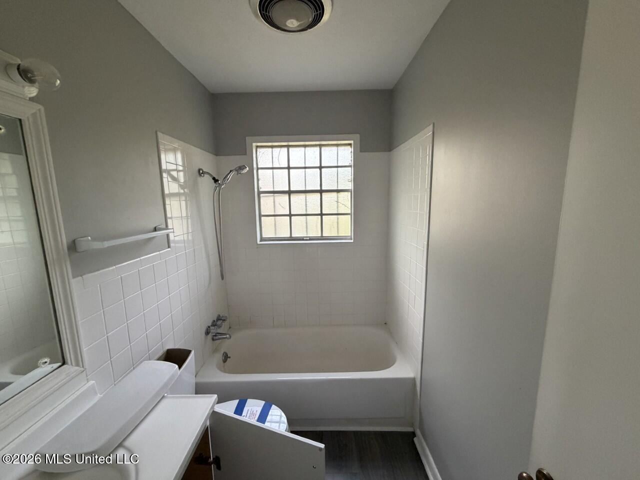 118 Scottdale Drive Property Photo 11