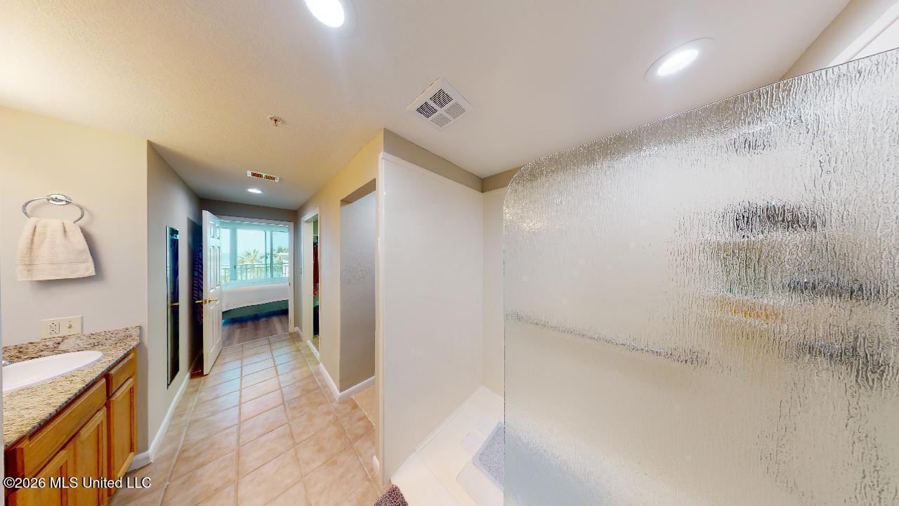 2230 Beach Drive Property Photo 11