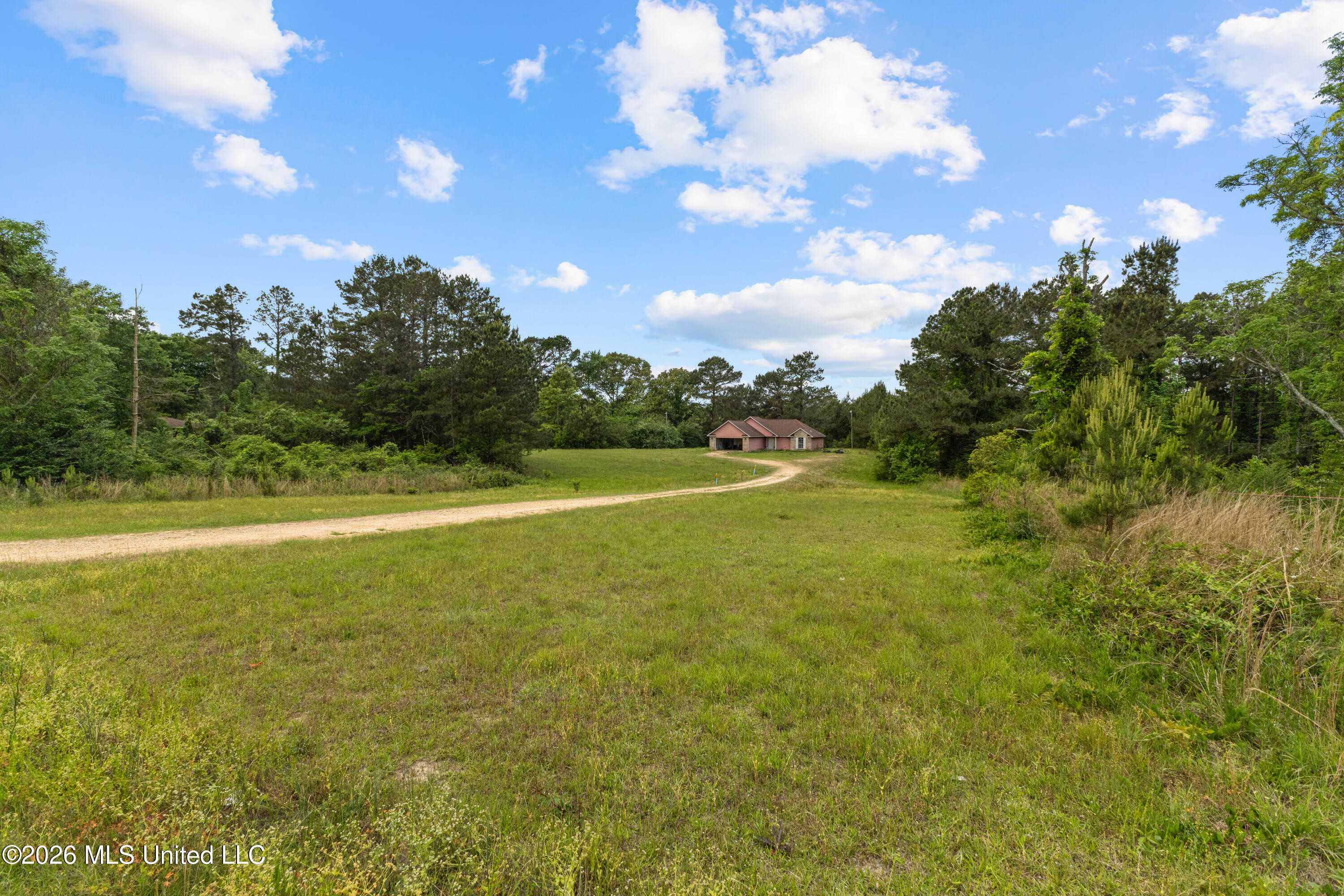 41 Adams Lane Property Photo 2