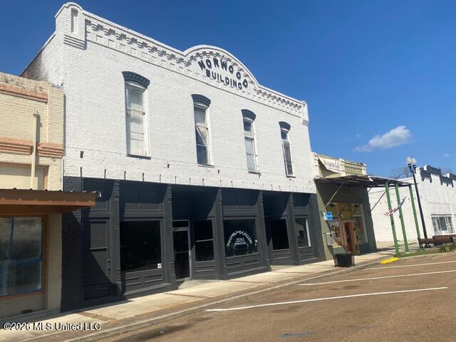 143 W Railroad Avenue Property Photo 2