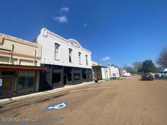 143 W Railroad Avenue Property Photo 3