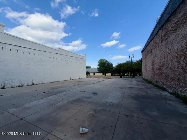 161 W Railroad Avenue Property Photo 3