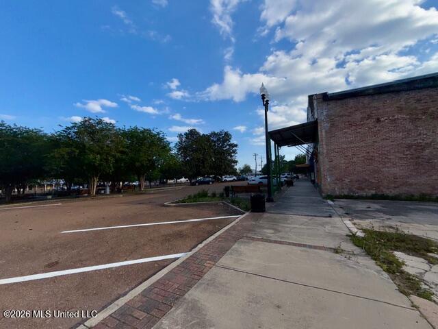161 W Railroad Avenue Property Photo 5