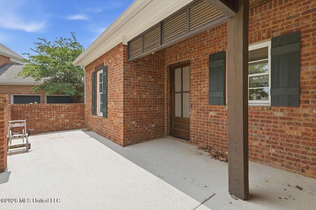 151 Camden Court Property Photo 3