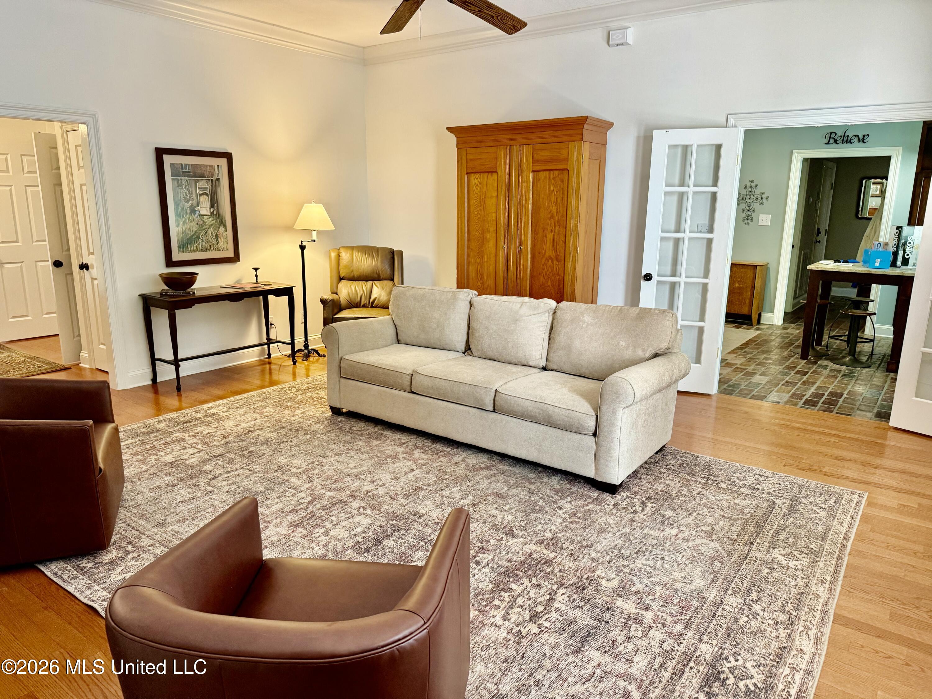 1072 Brandon Drive Property Photo 4