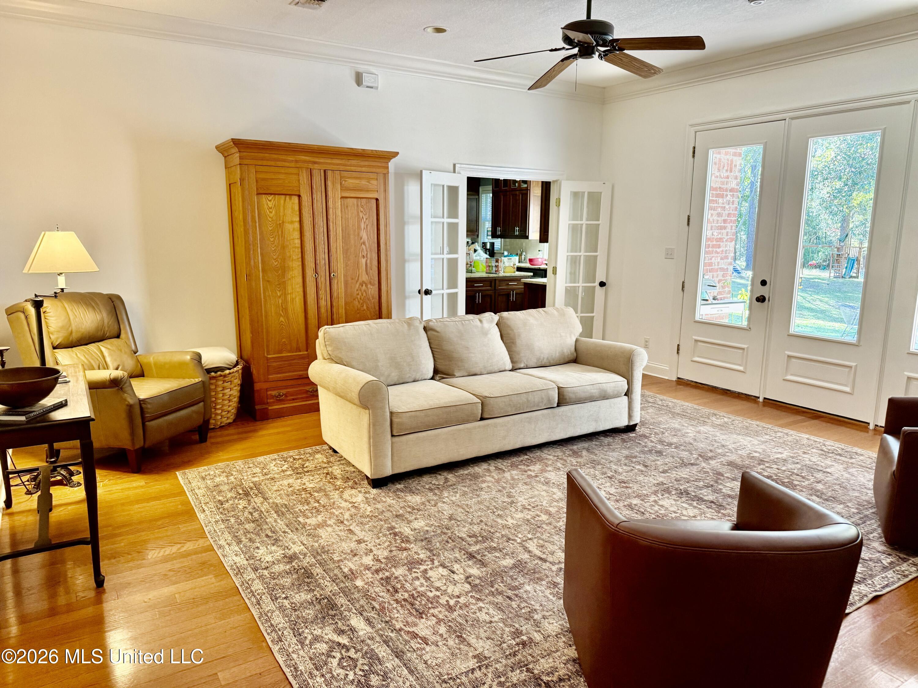 1072 Brandon Drive Property Photo 6