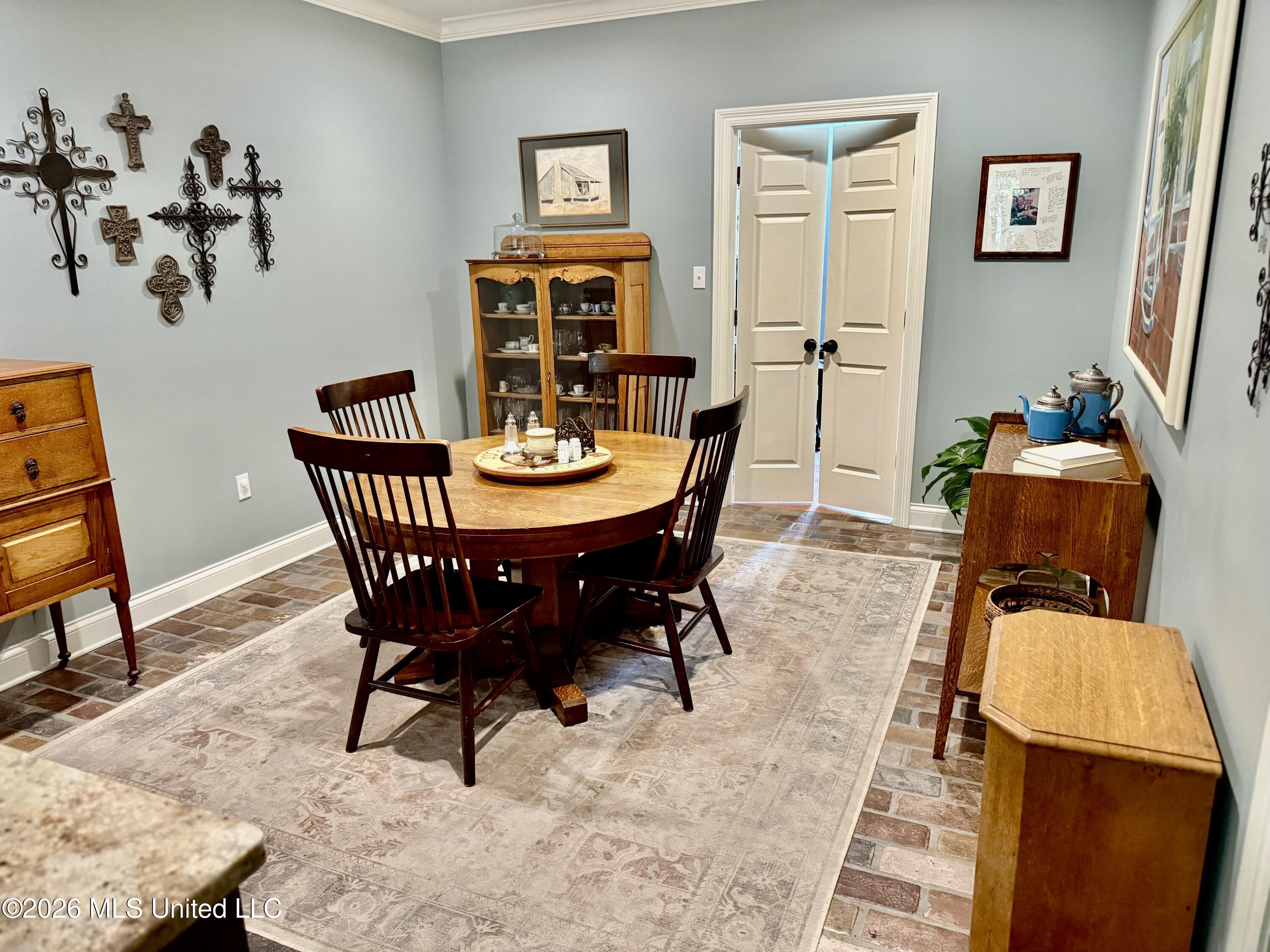 1072 Brandon Drive Property Photo 8