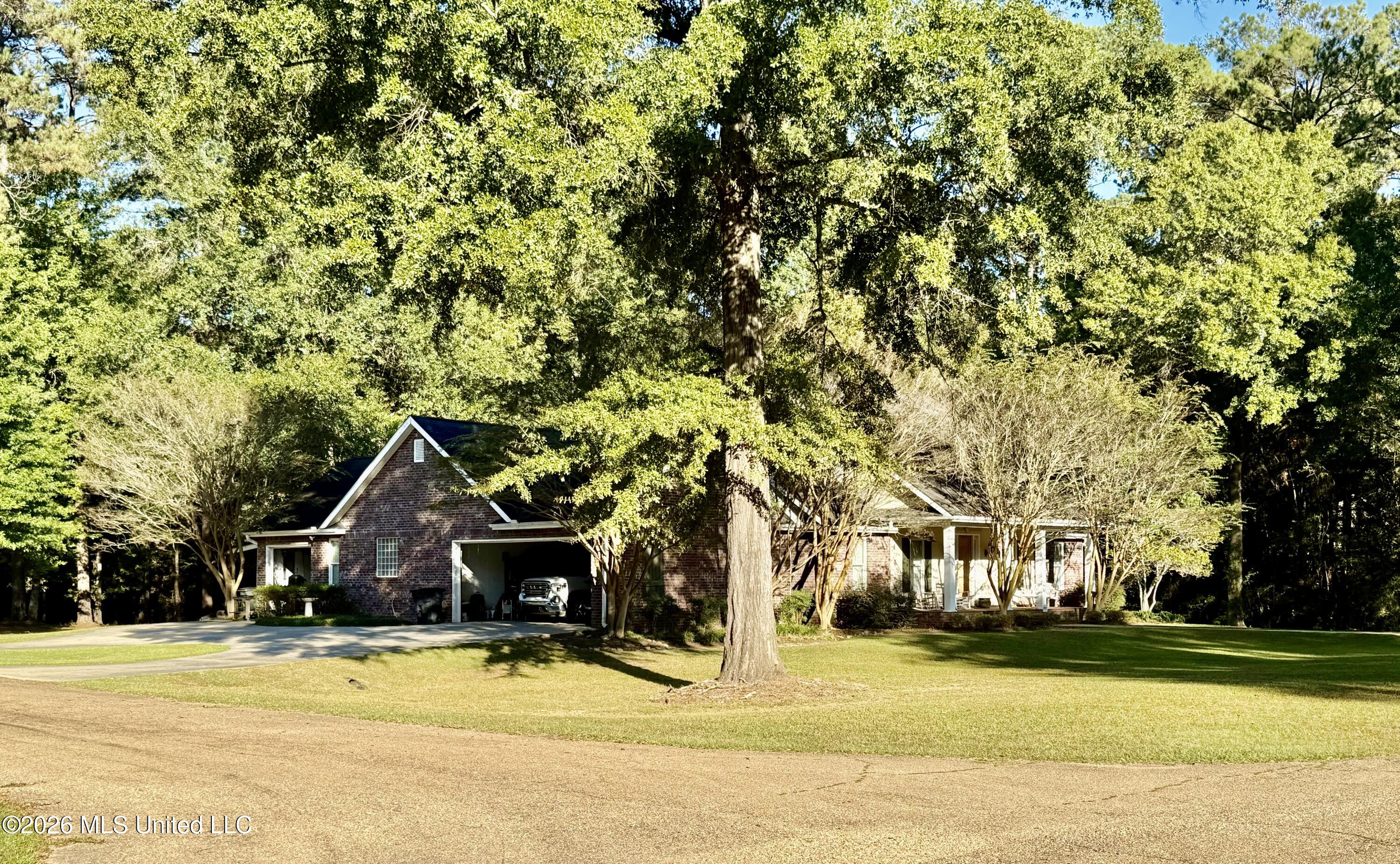 1072 Brandon Drive Property Photo 33