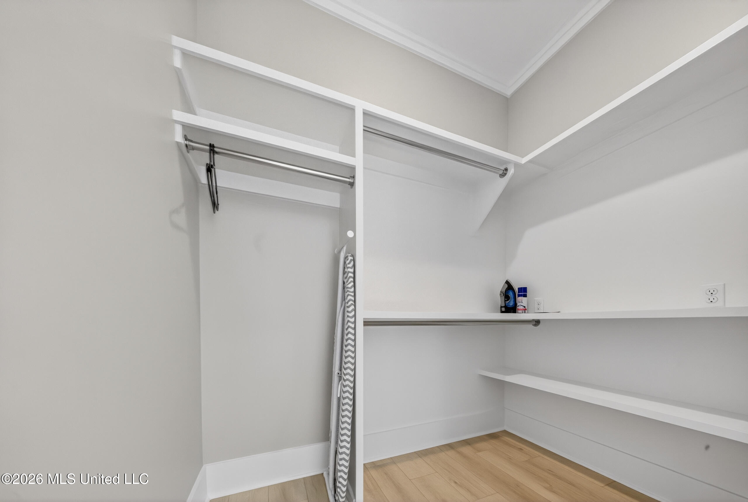 5195 Pointset Avenue Property Photo 22