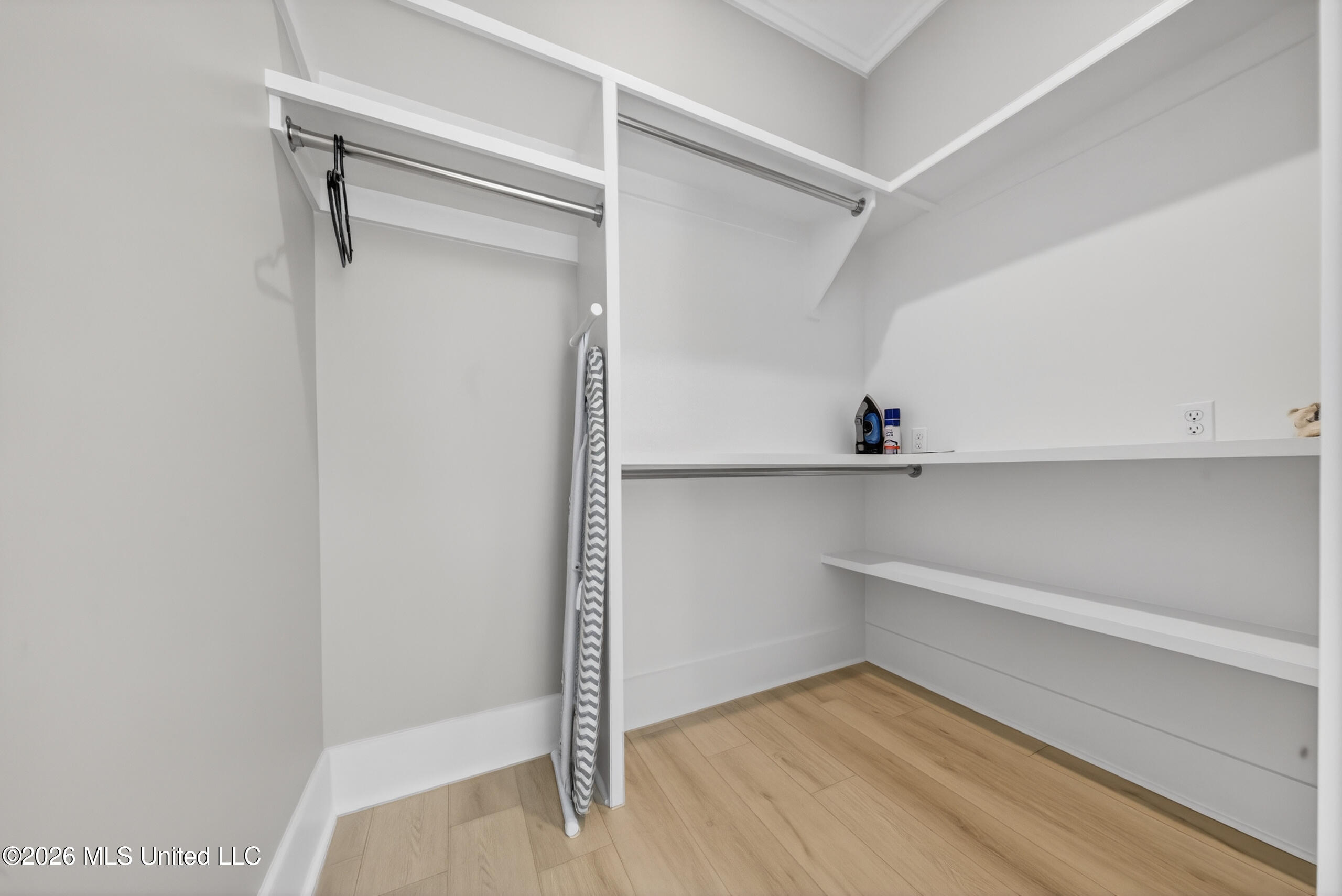 5195 Pointset Avenue Property Photo 23