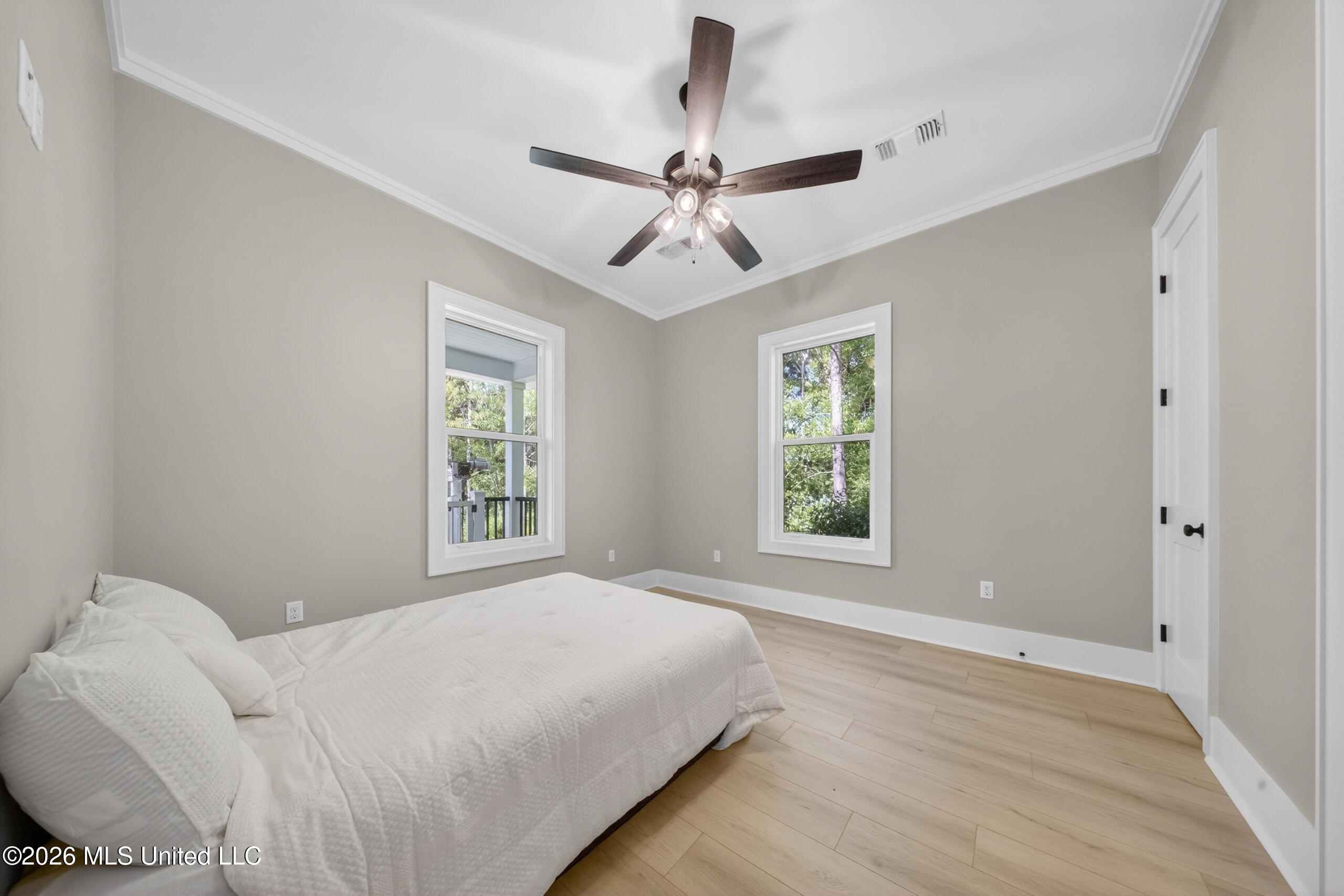 5195 Pointset Avenue Property Photo 32