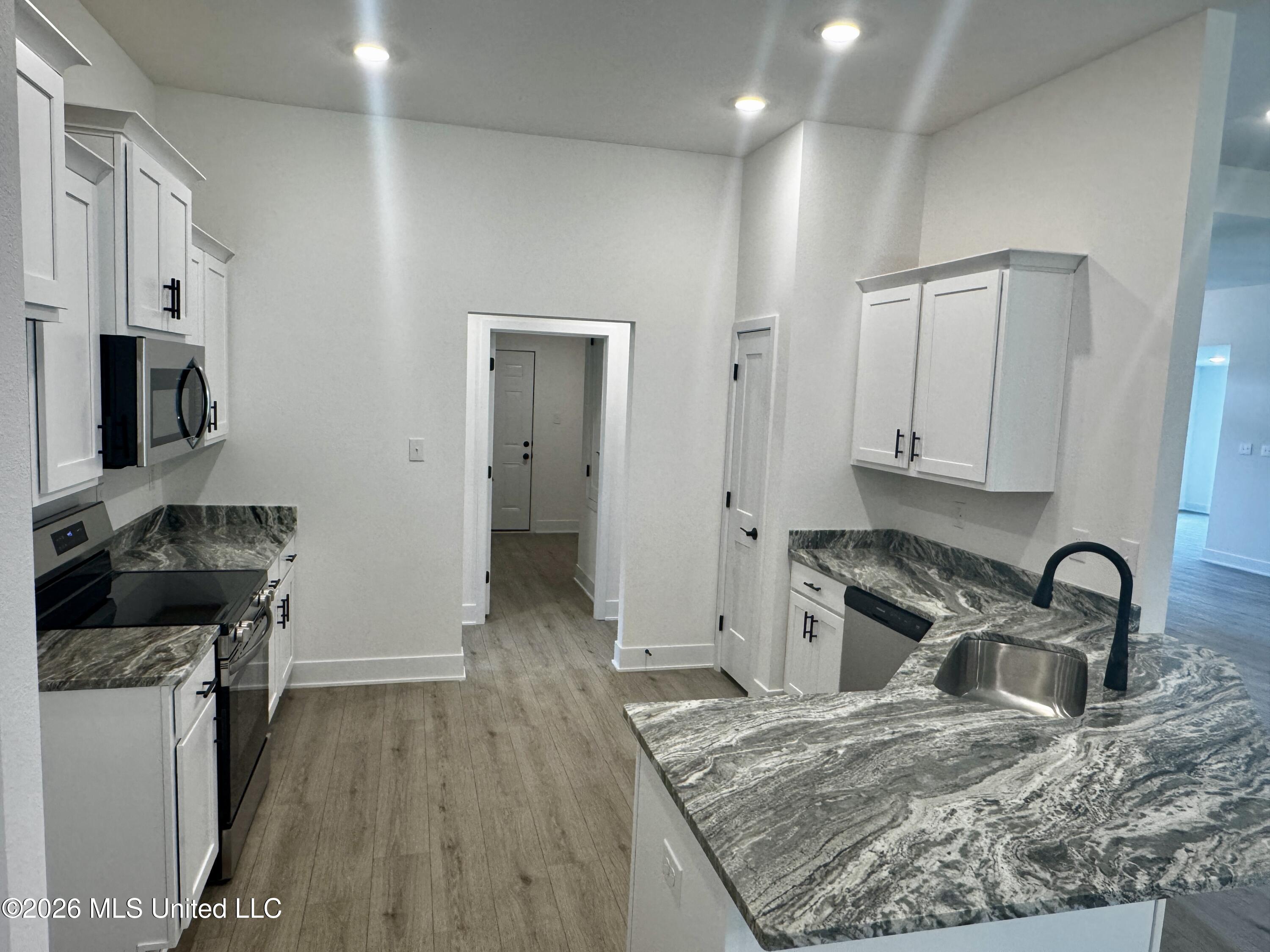 8842 Osprey Landing Circle Property Photo 9