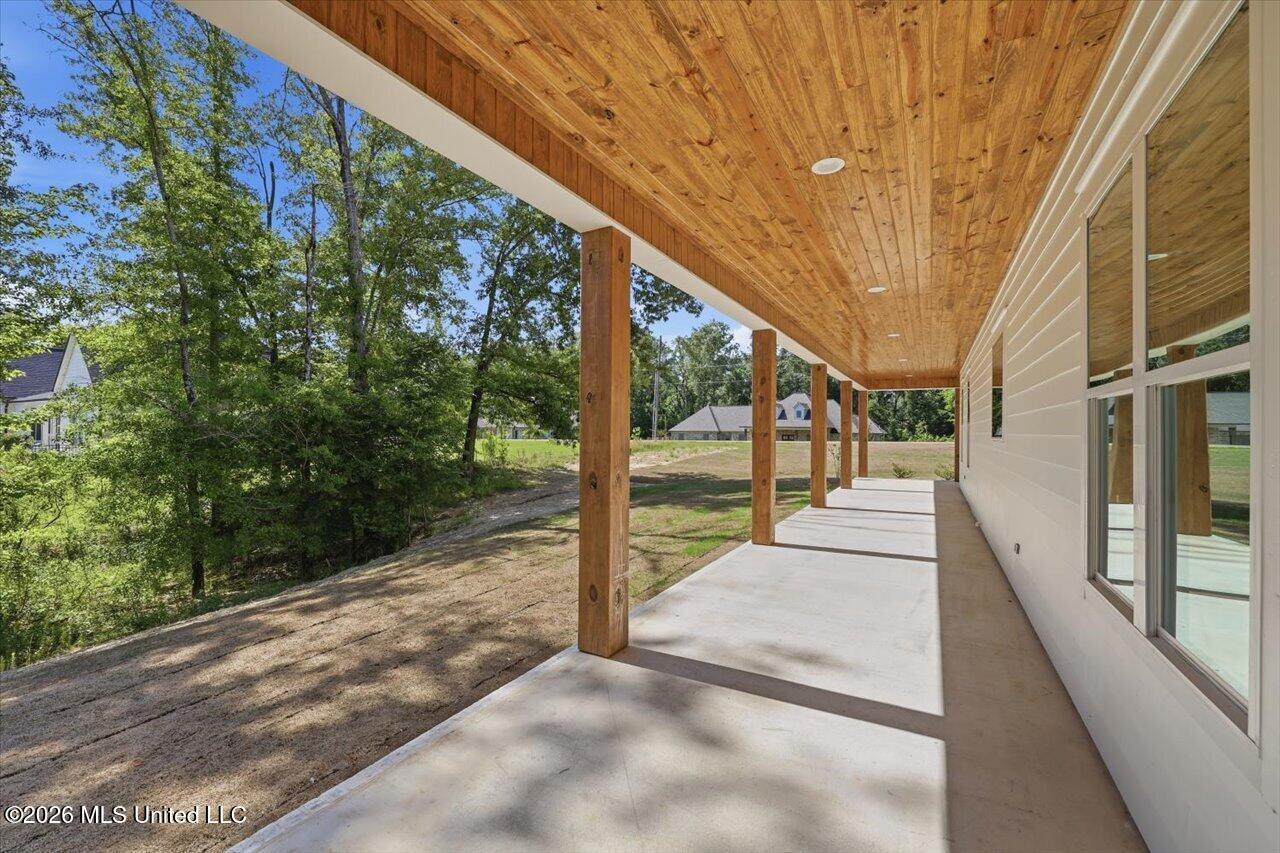 137 View Pointe Drive Property Photo 8