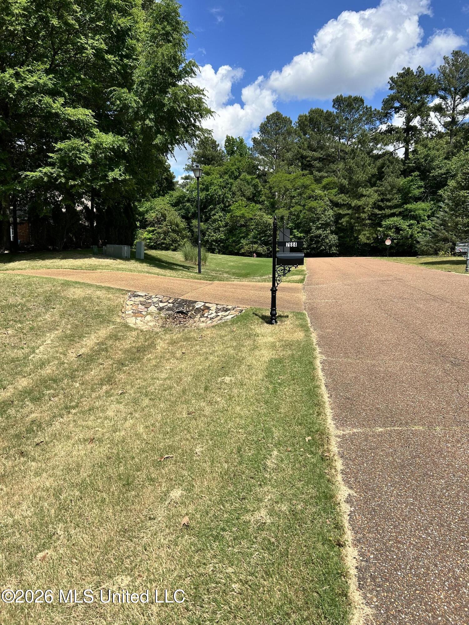 7684 N Rigmoore Point Property Photo 8