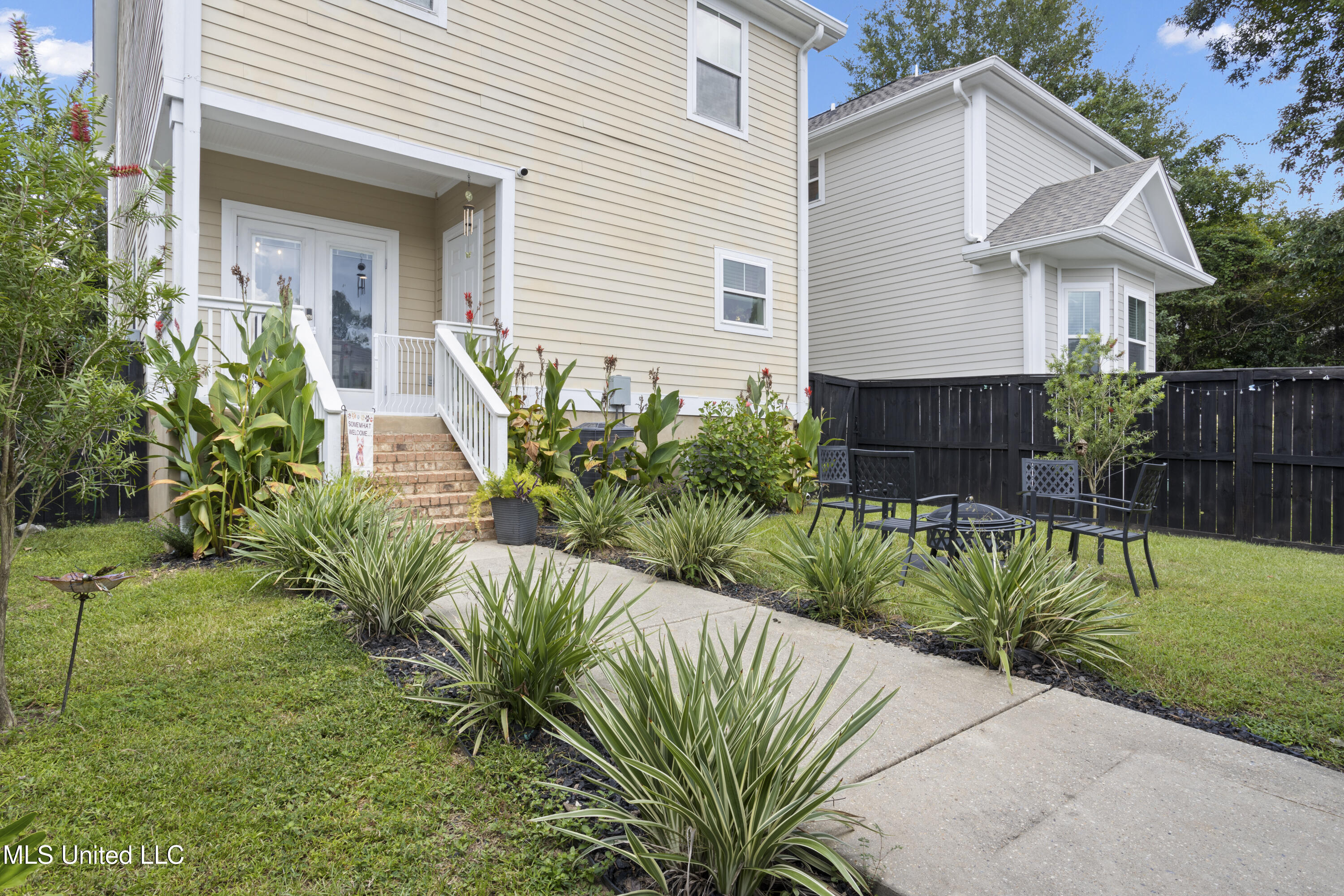 13090 Pine Valley Lane Property Photo 3