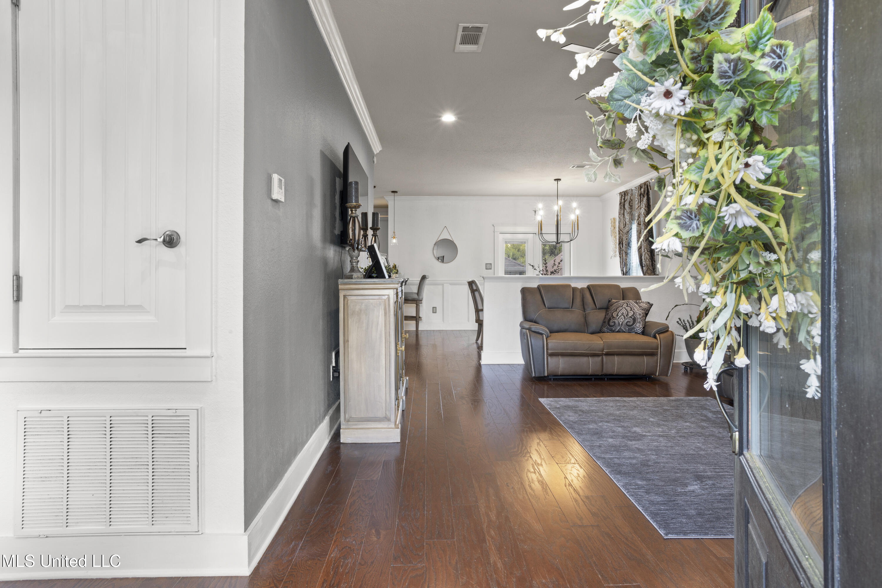 13090 Pine Valley Lane Property Photo 9