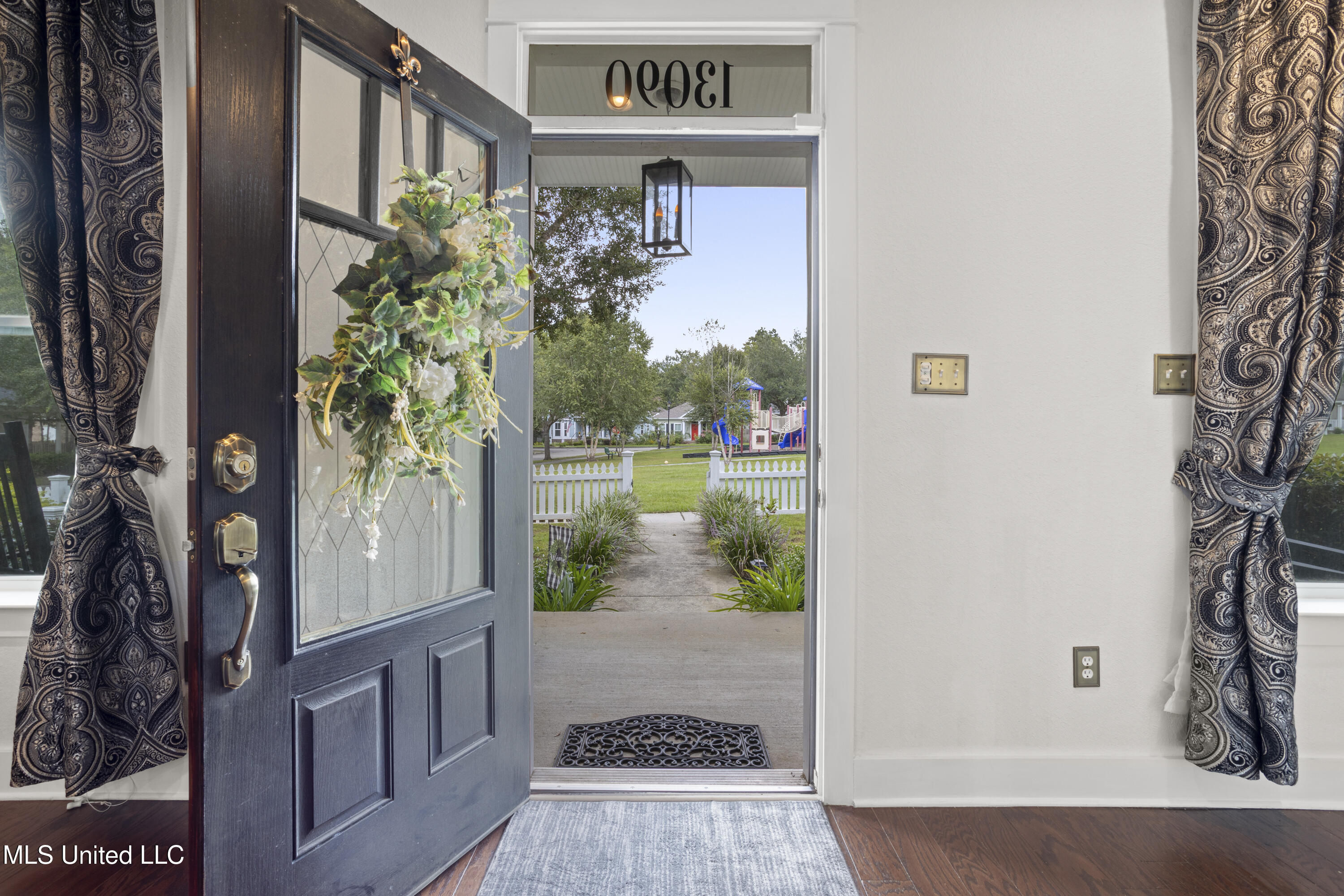 13090 Pine Valley Lane Property Photo 11