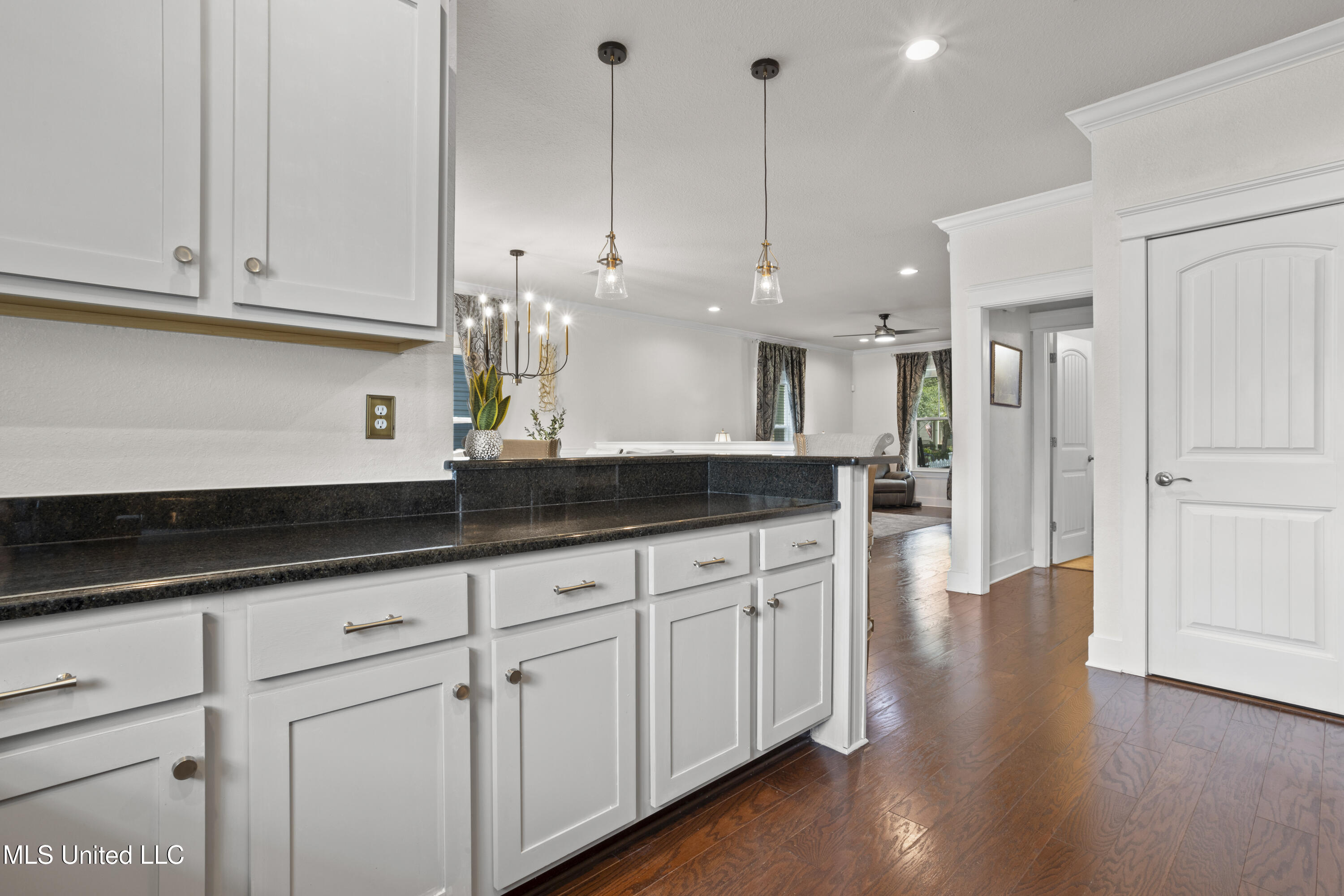13090 Pine Valley Lane Property Photo 21