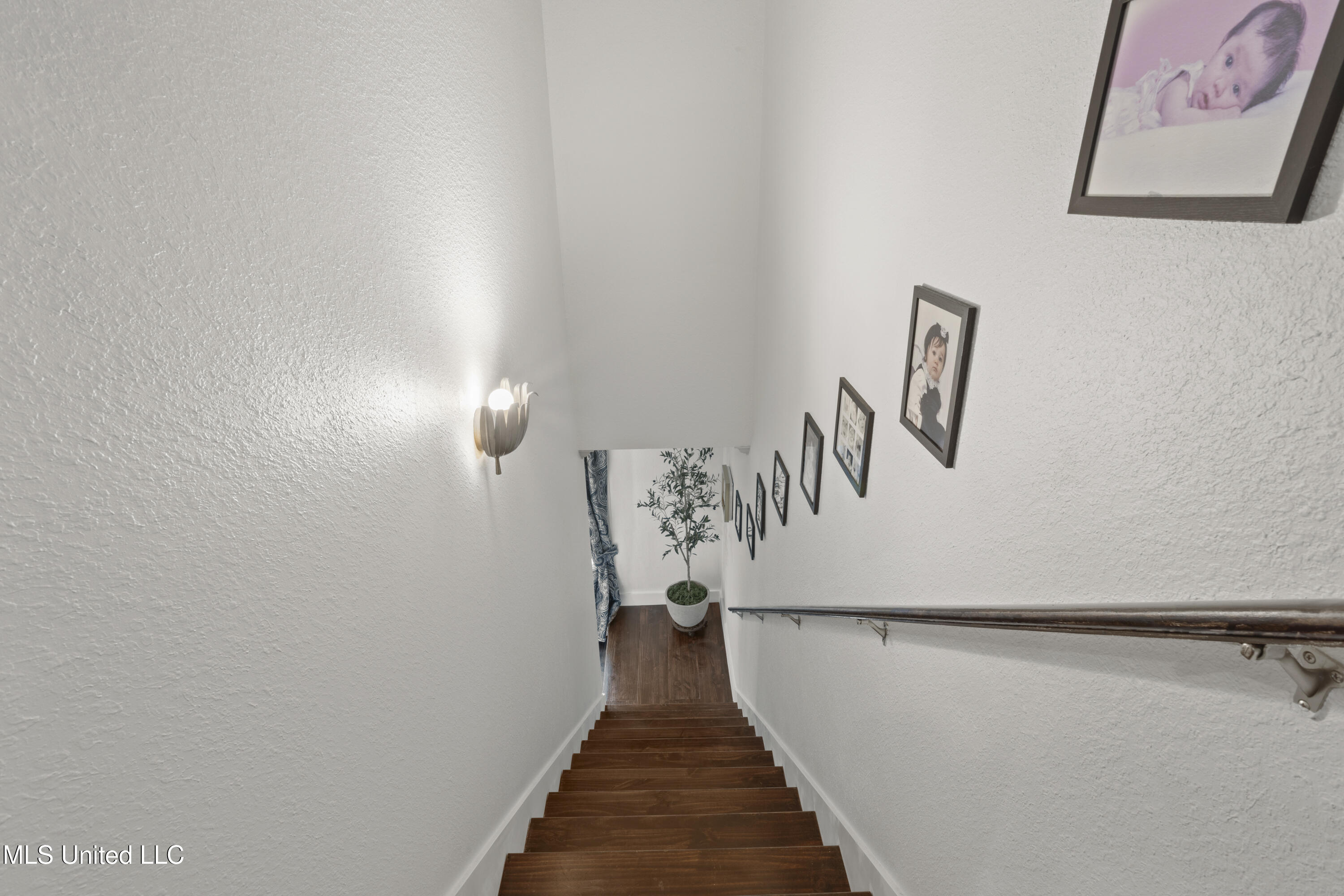 13090 Pine Valley Lane Property Photo 24